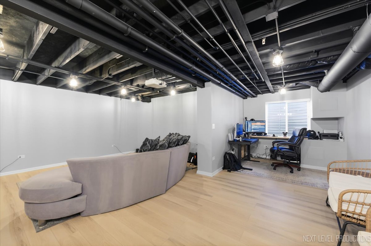 2132 Weatherbee Lane