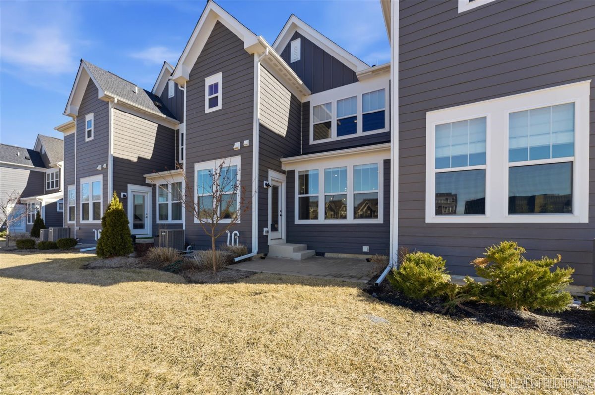 2132 Weatherbee Lane