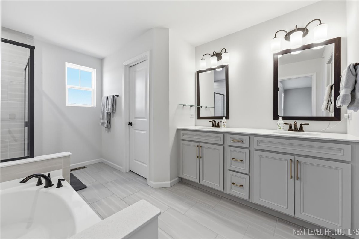 2132 Weatherbee Lane