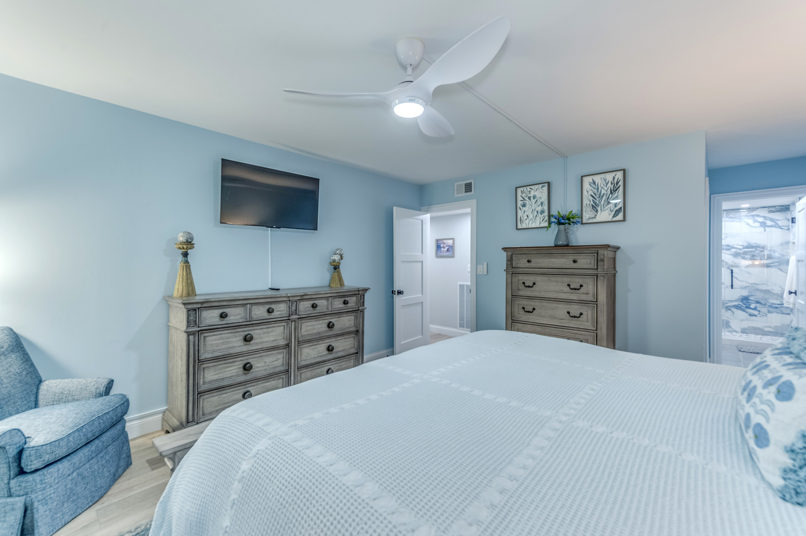 509 Aurora Avenue Unit: 205