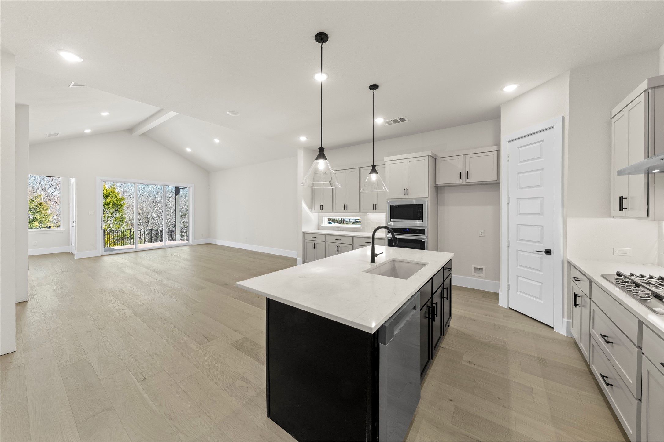804 Marathon Court NW