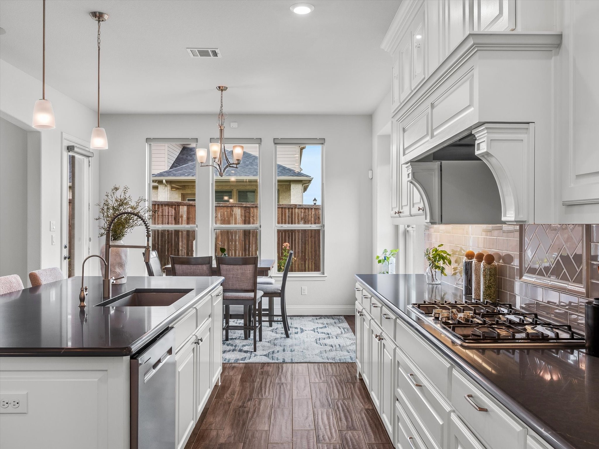 13194 Brokers Tip Lane