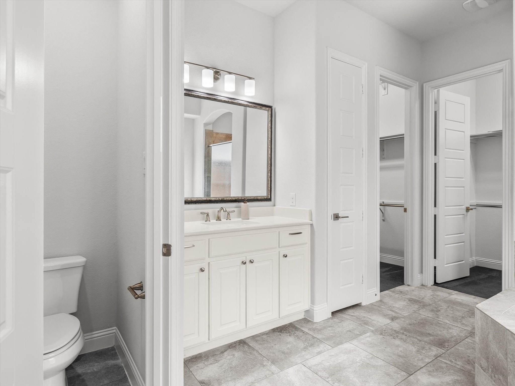 13194 Brokers Tip Lane