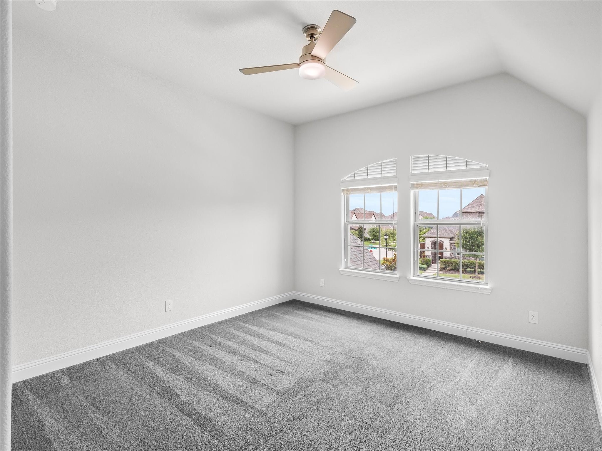 13194 Brokers Tip Lane