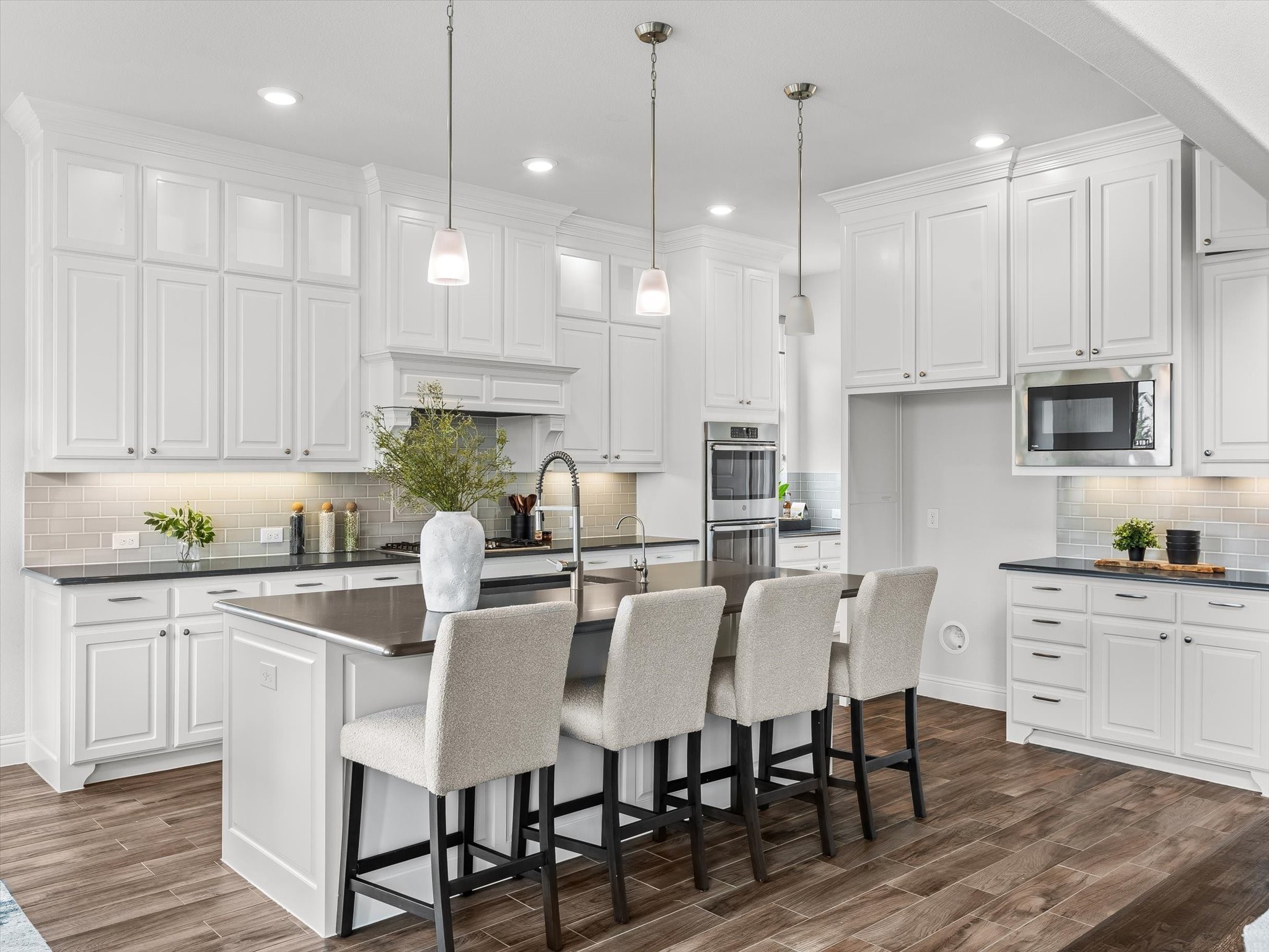 13194 Brokers Tip Lane