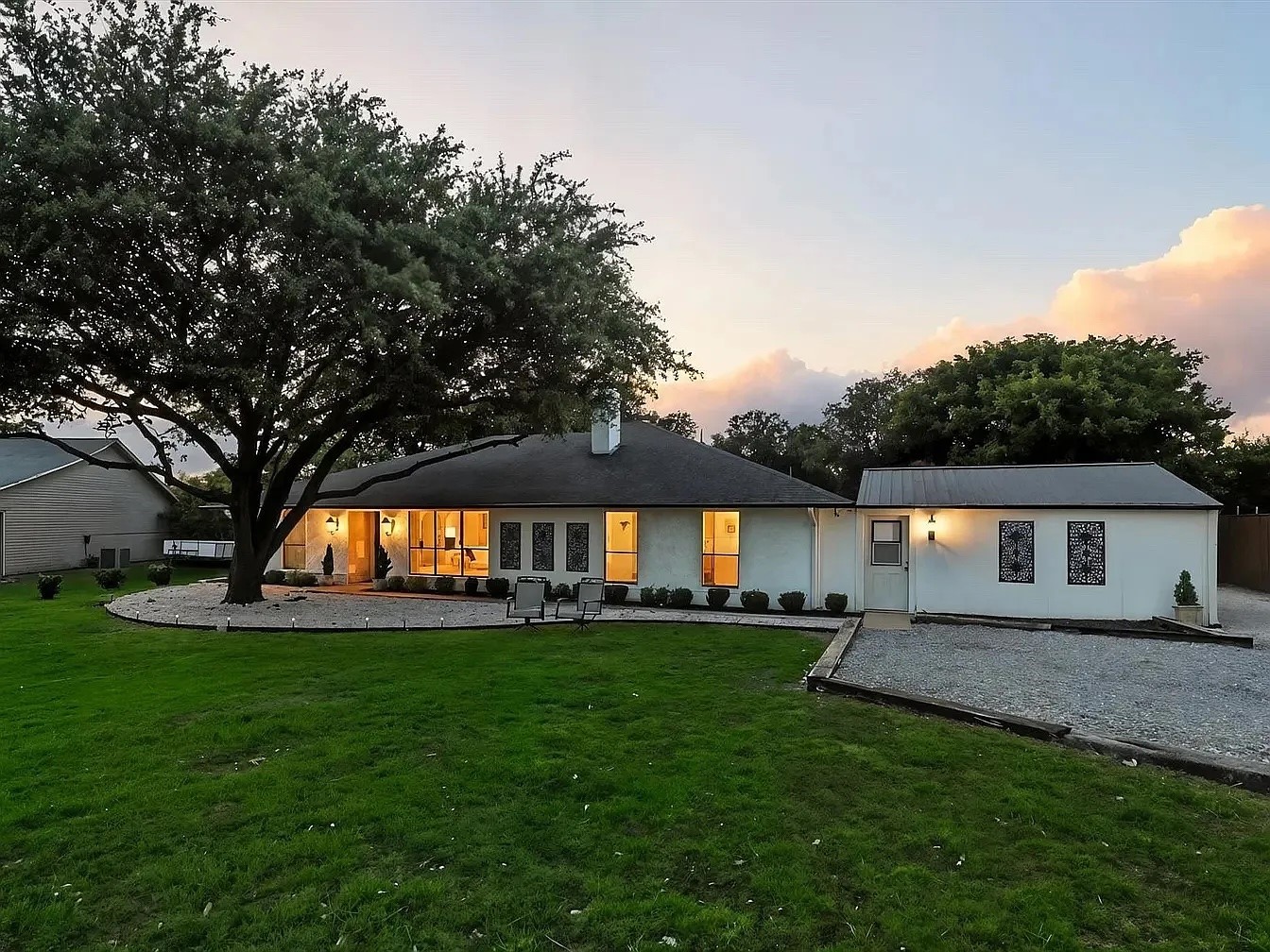 16485 Red Wood Circle W