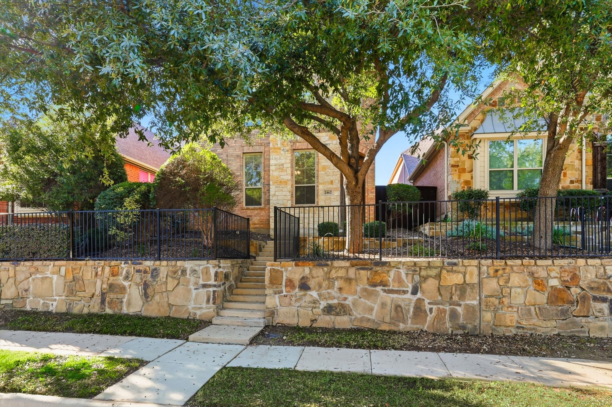 2462 Sunderland Lane