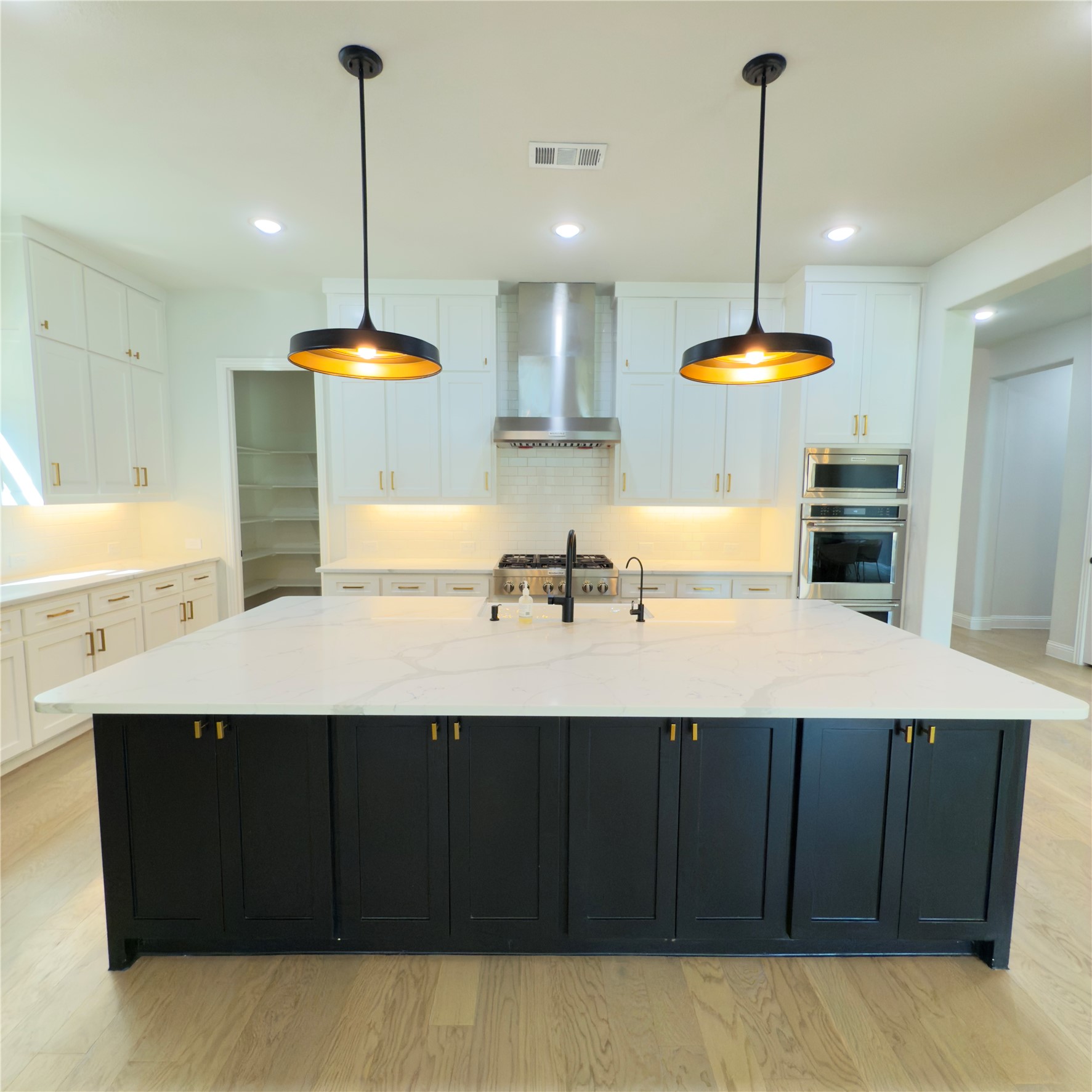 8821 Autumn Lake Trail