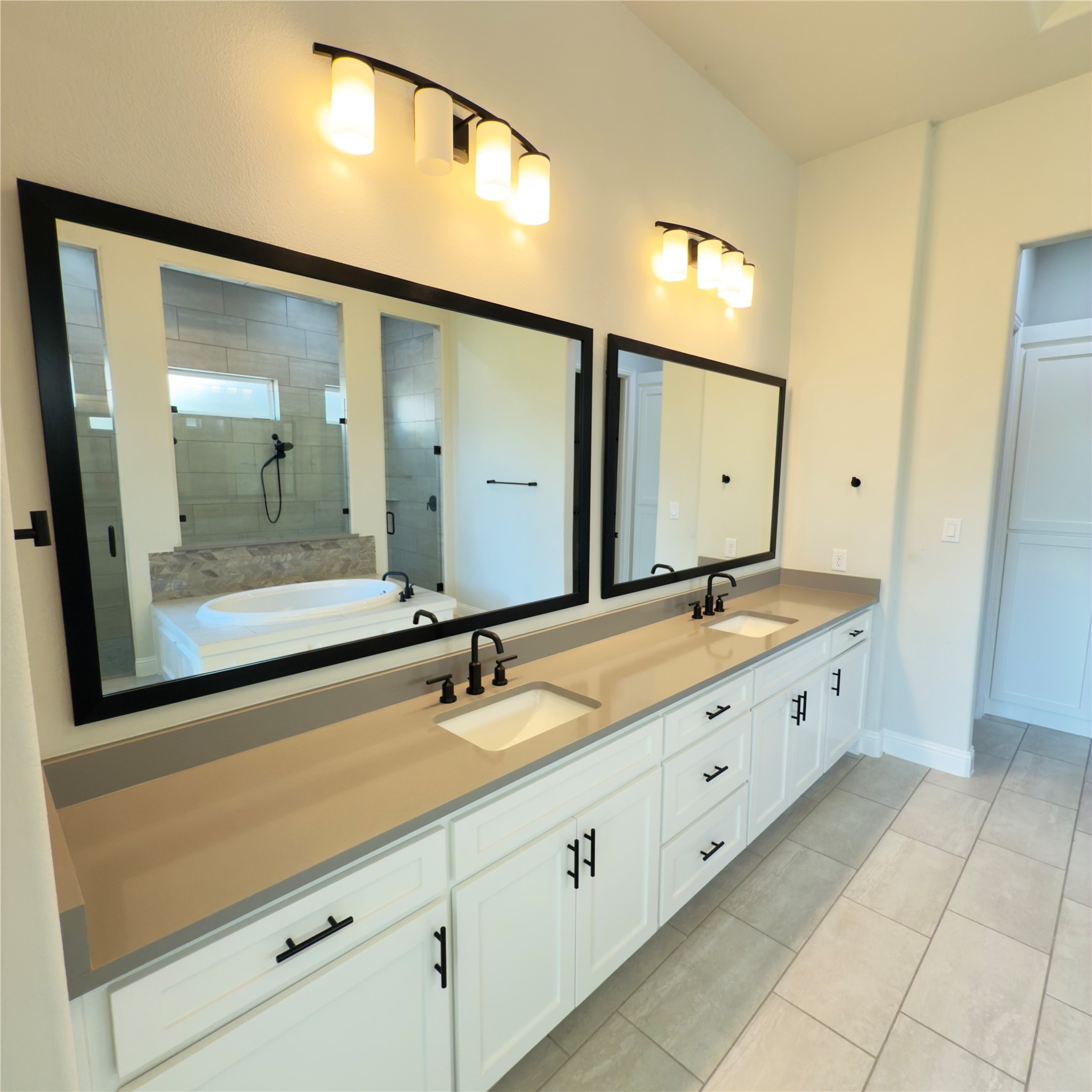 8821 Autumn Lake Trail