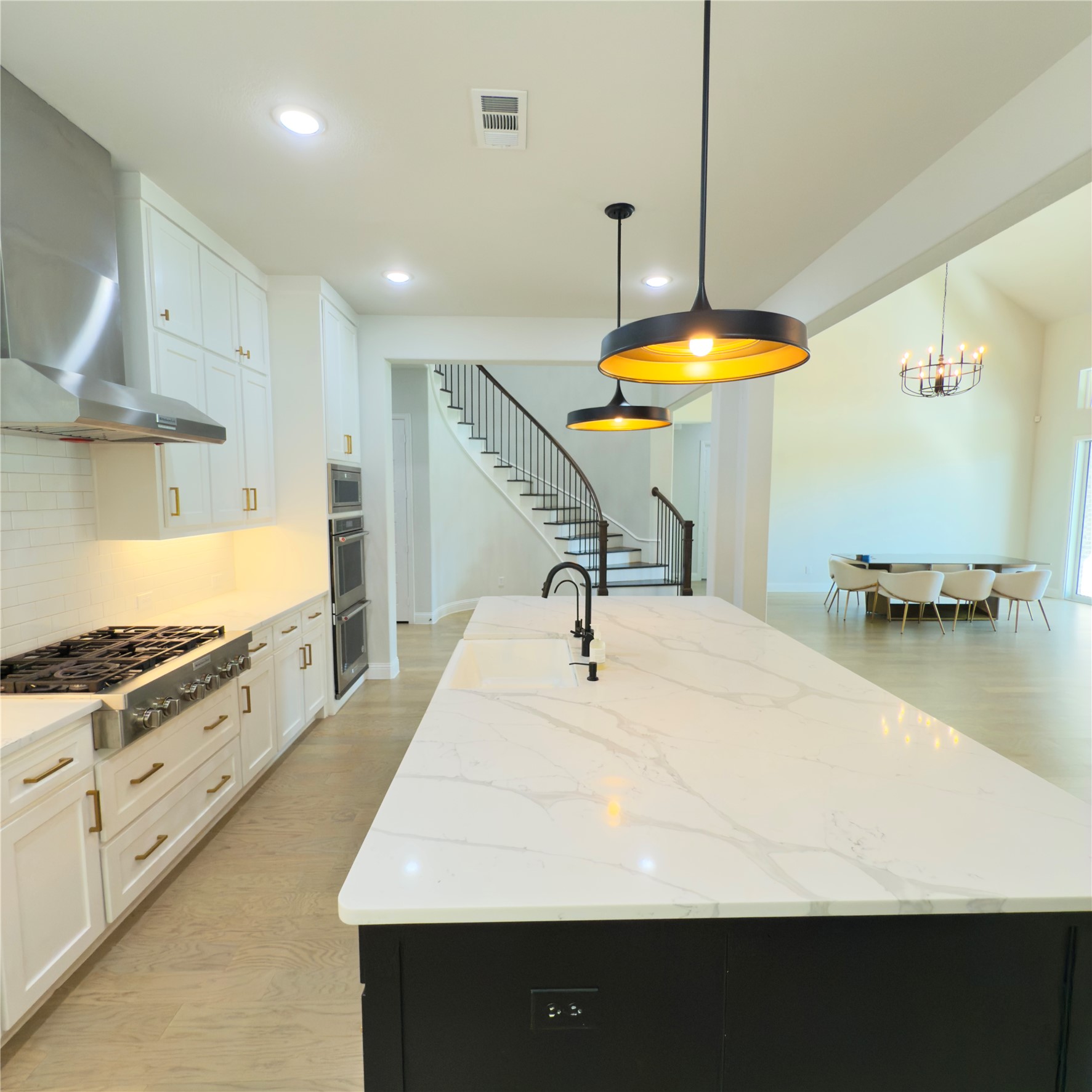 8821 Autumn Lake Trail