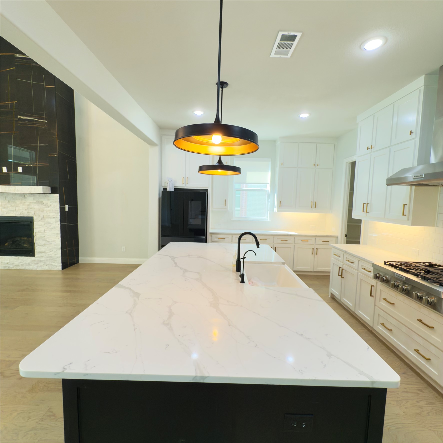 8821 Autumn Lake Trail