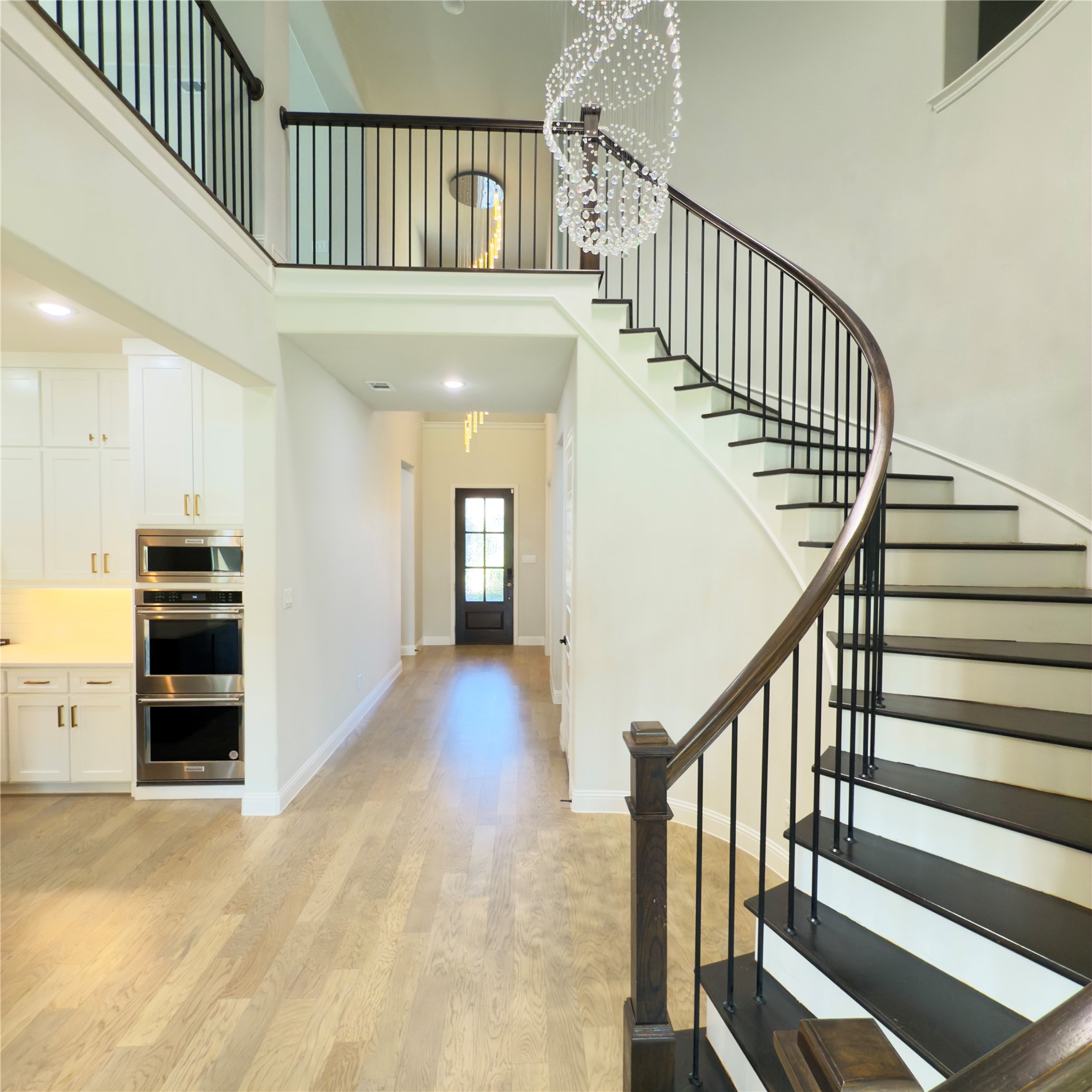 8821 Autumn Lake Trail