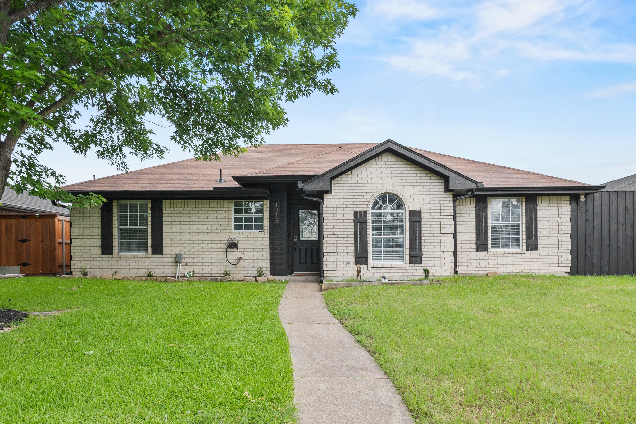 1313 Crosscreek Lane
