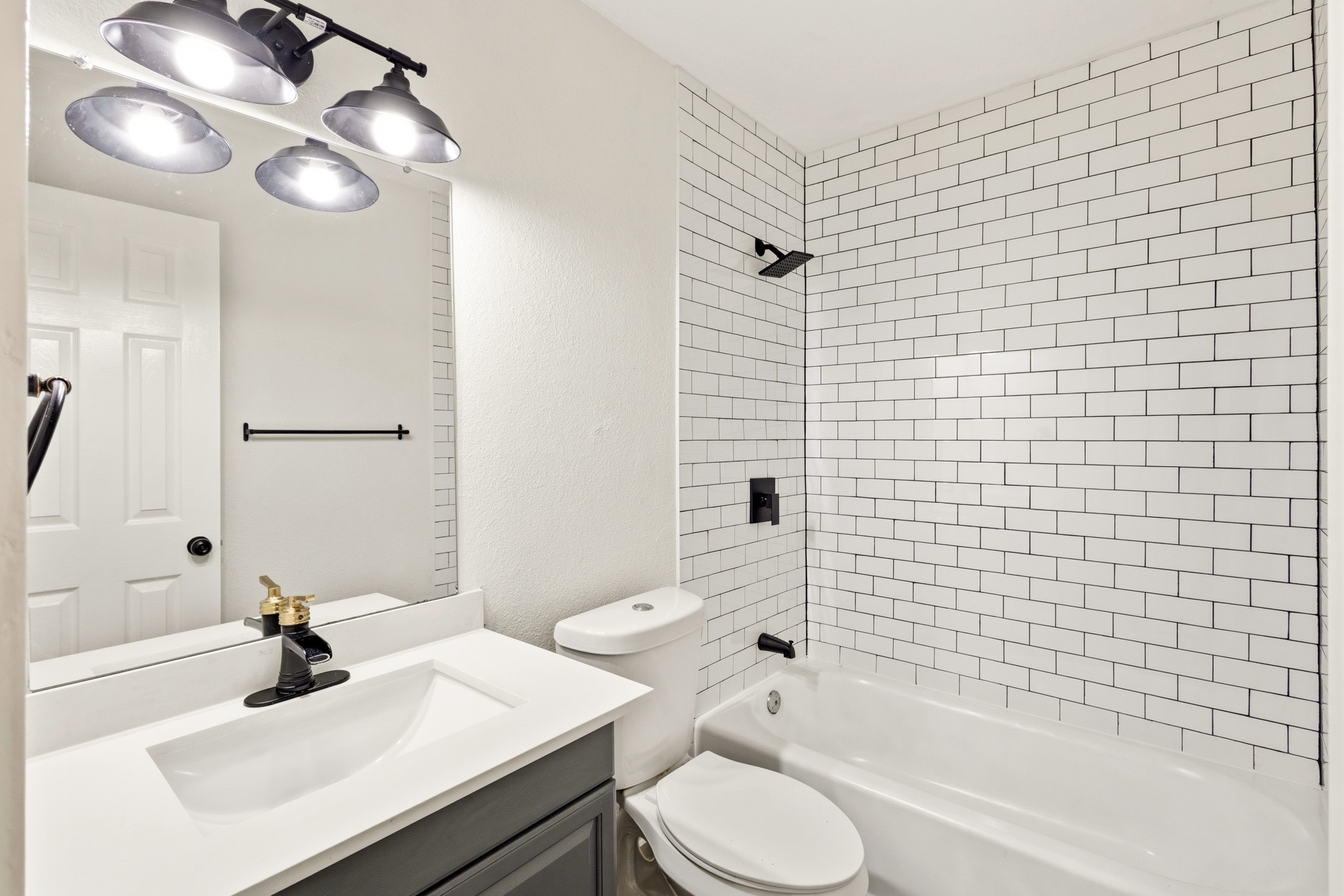 1313 Crosscreek Lane