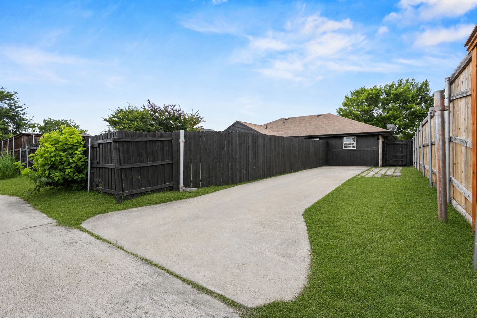 1313 Crosscreek Lane