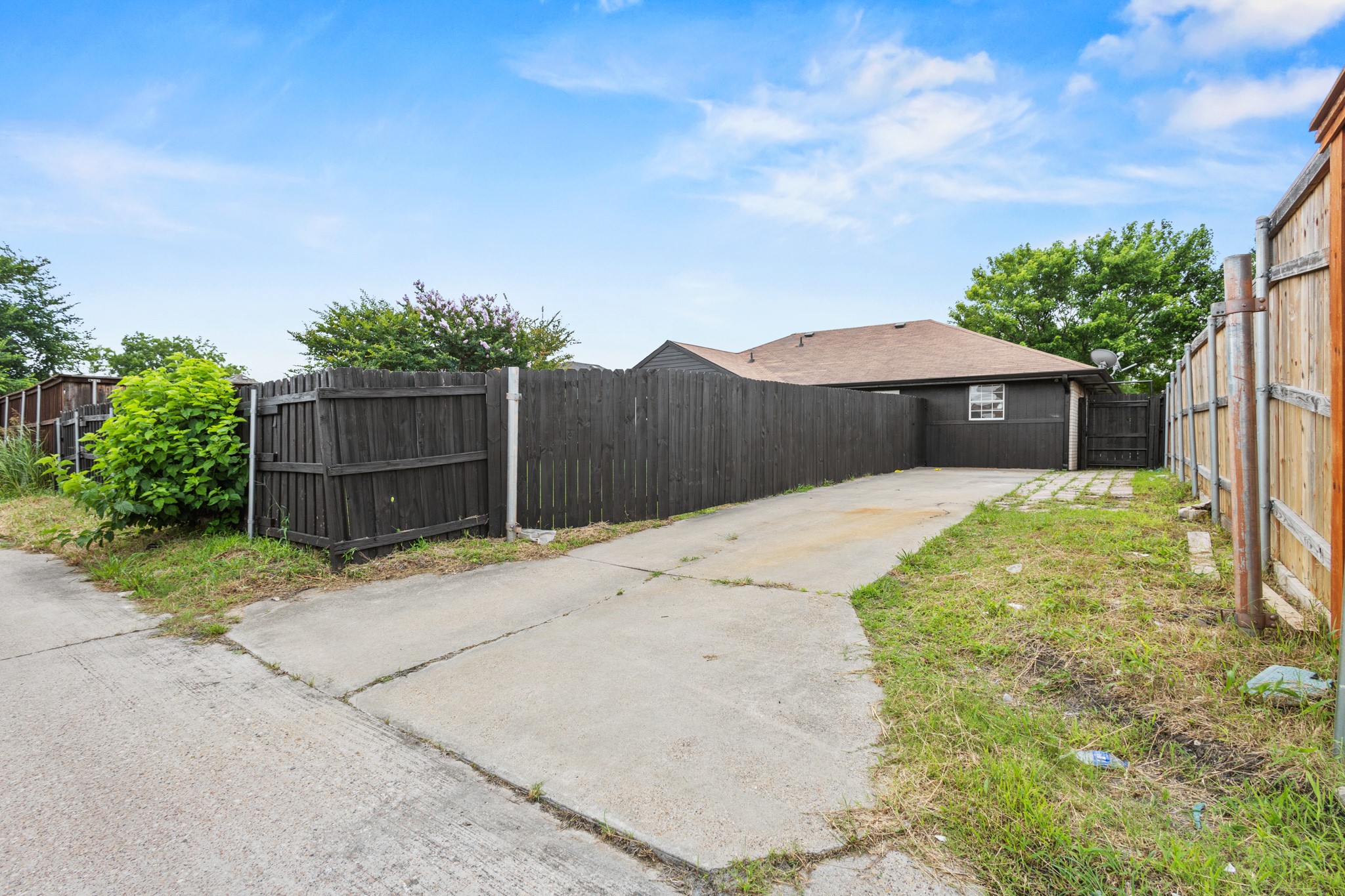 1313 Crosscreek Lane