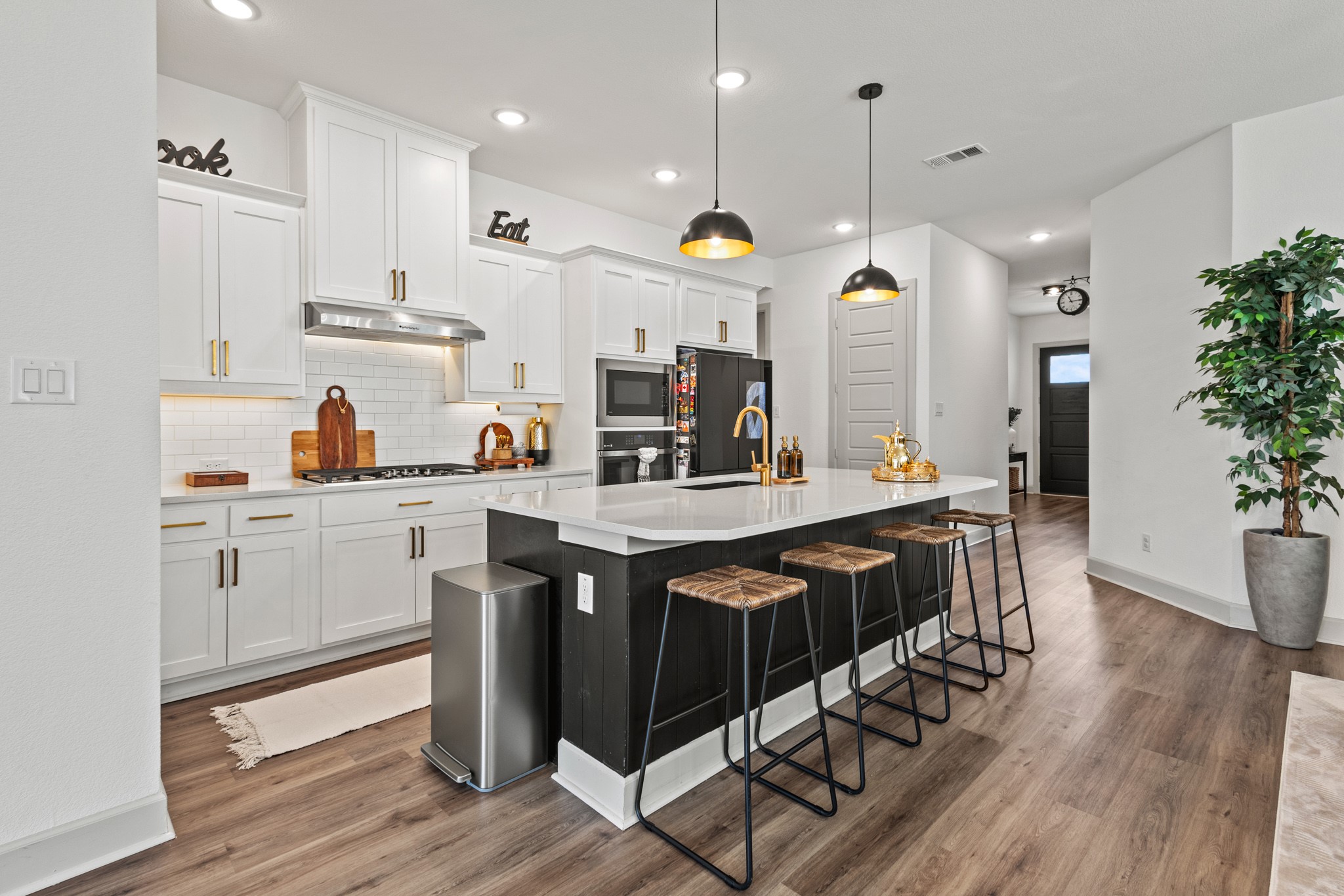 4017 Crepe Myrtle Street