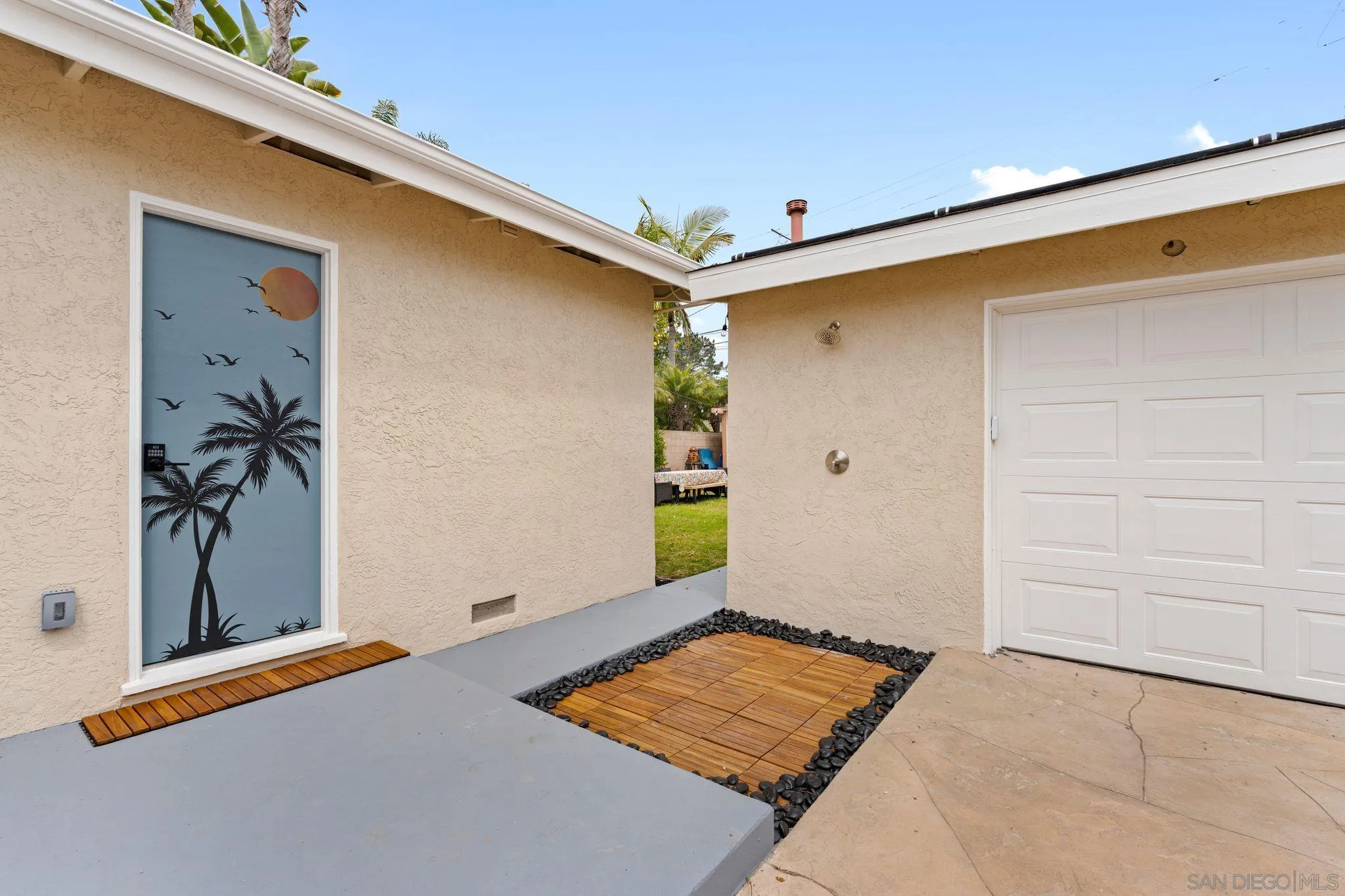 1154 Sapphire Street