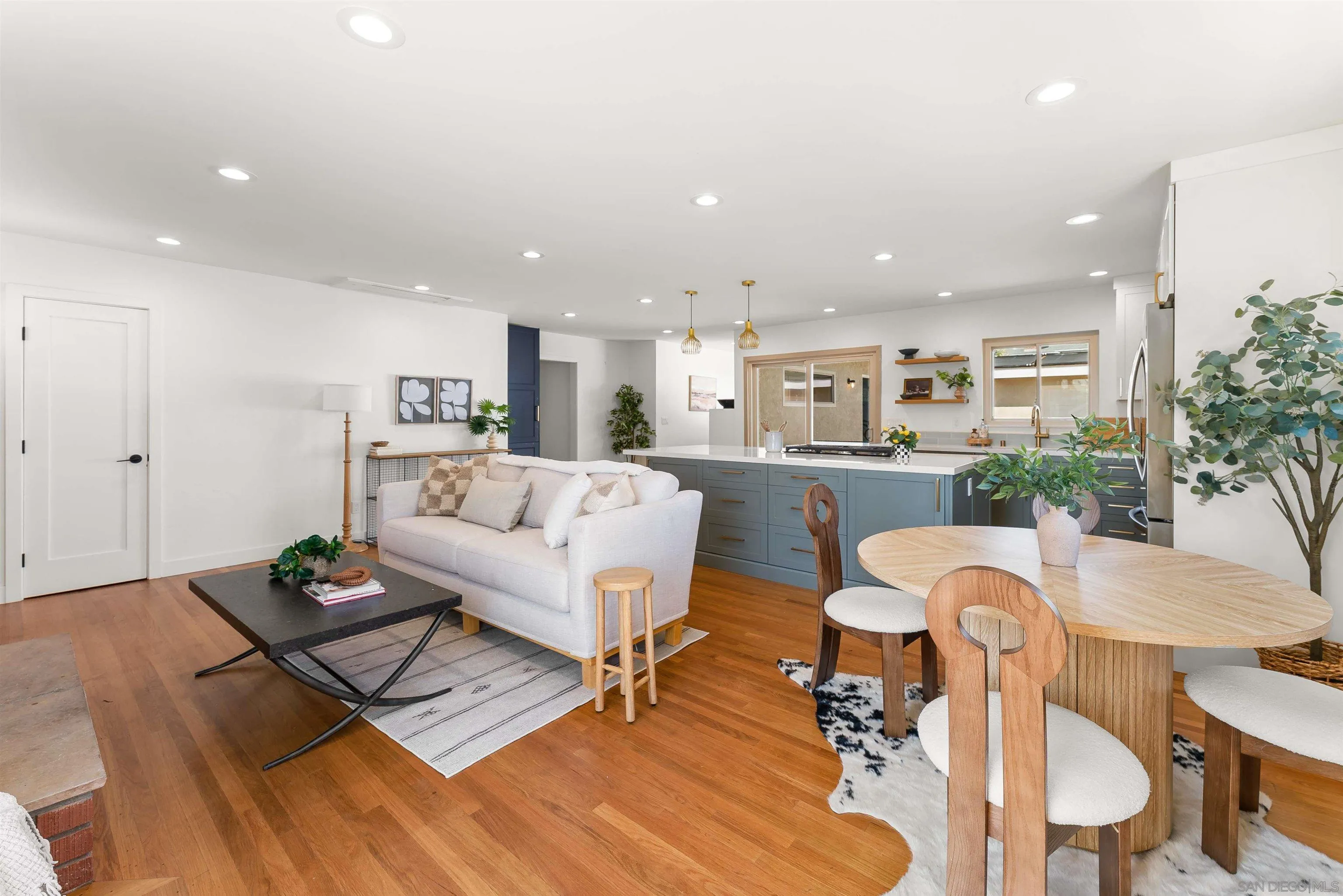 1154 Sapphire Street