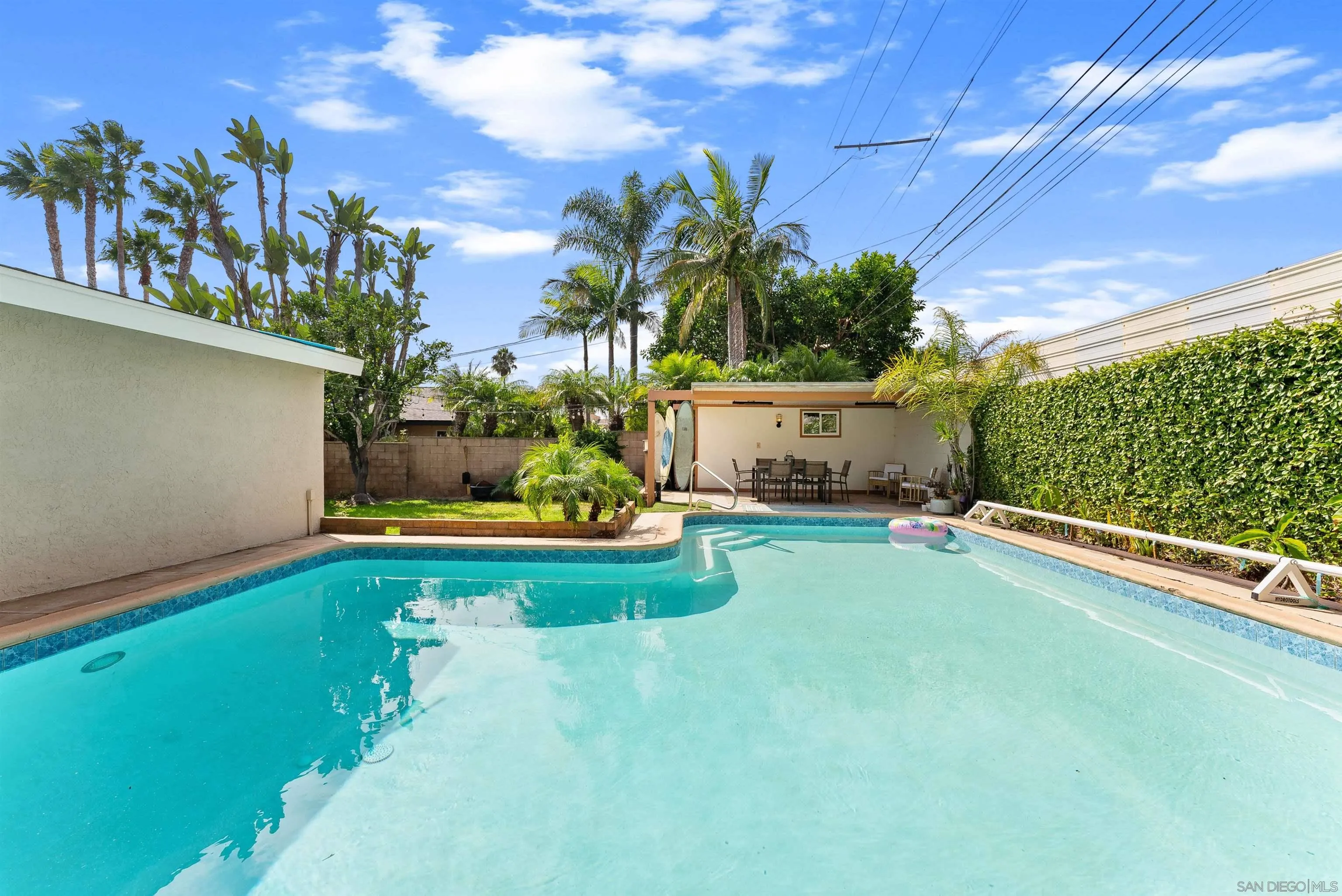 1154 Sapphire Street