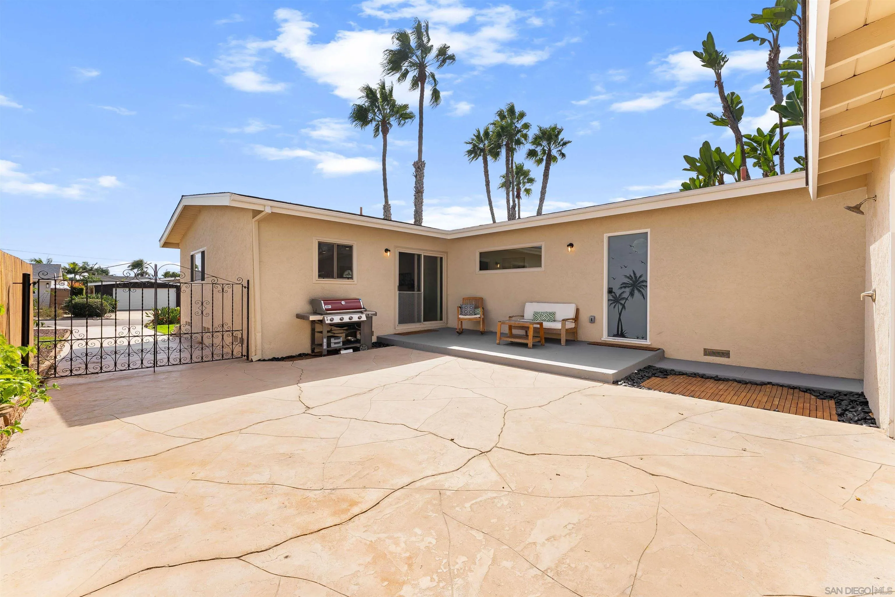 1154 Sapphire Street