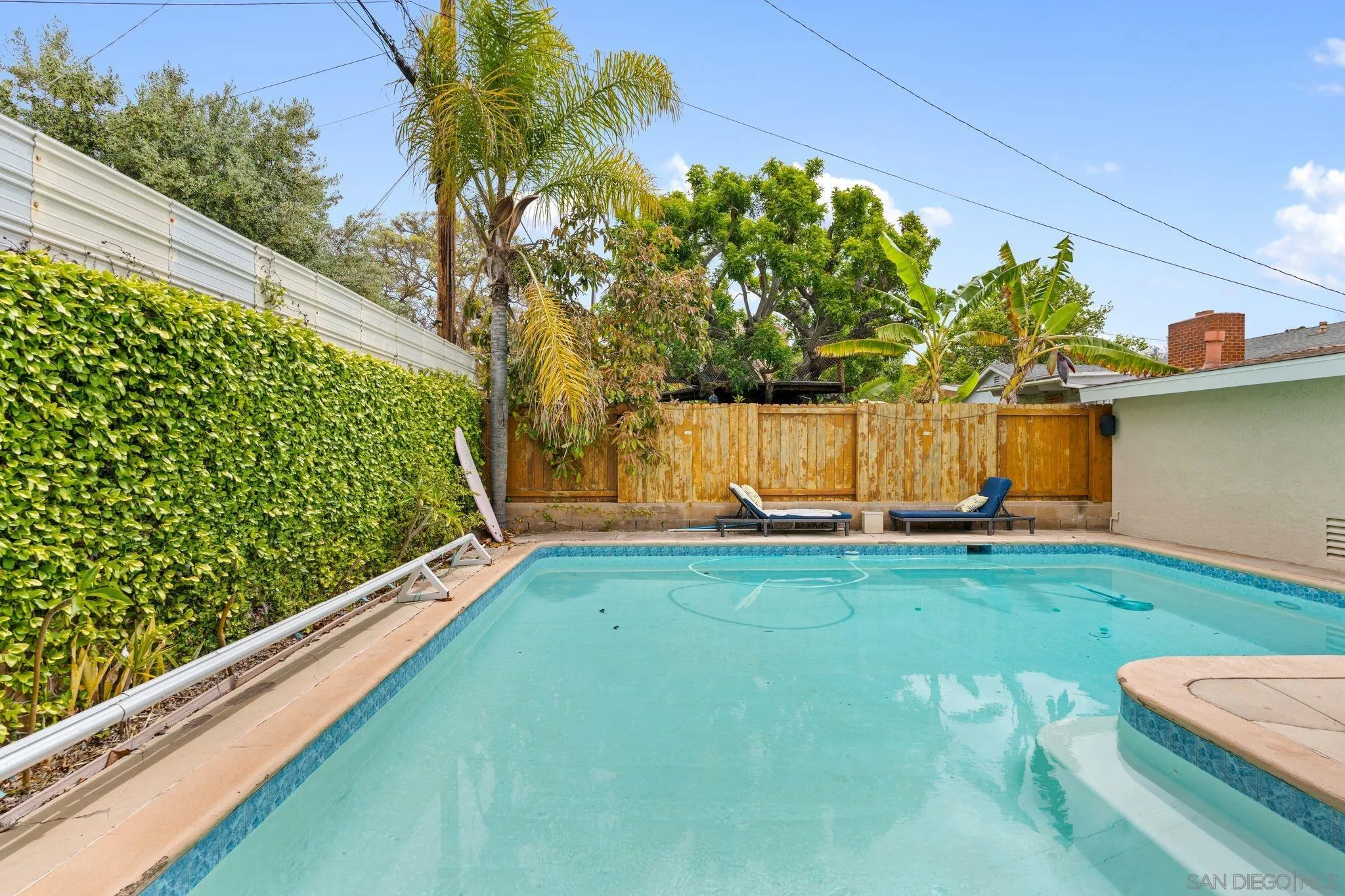 1154 Sapphire Street