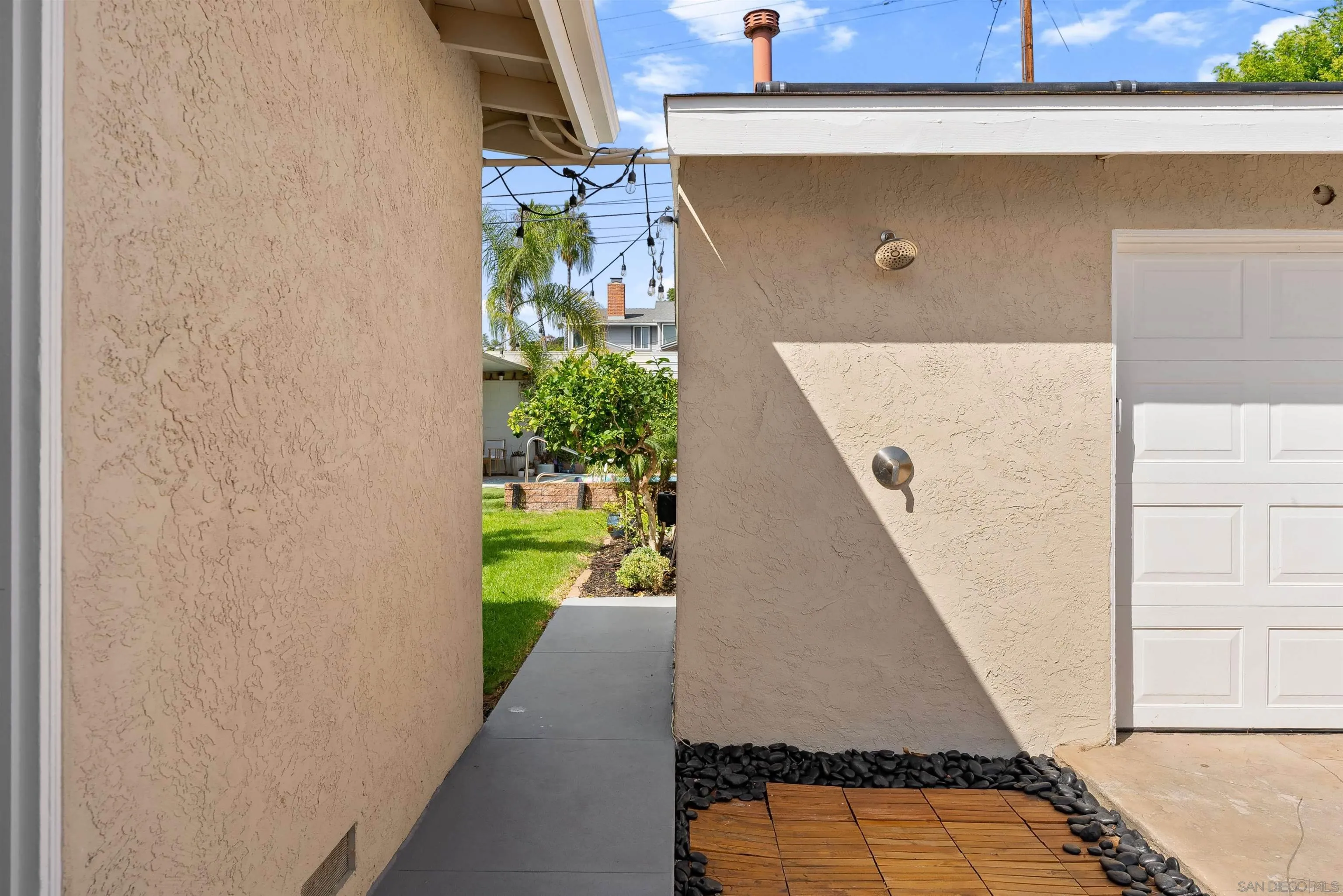 1154 Sapphire Street