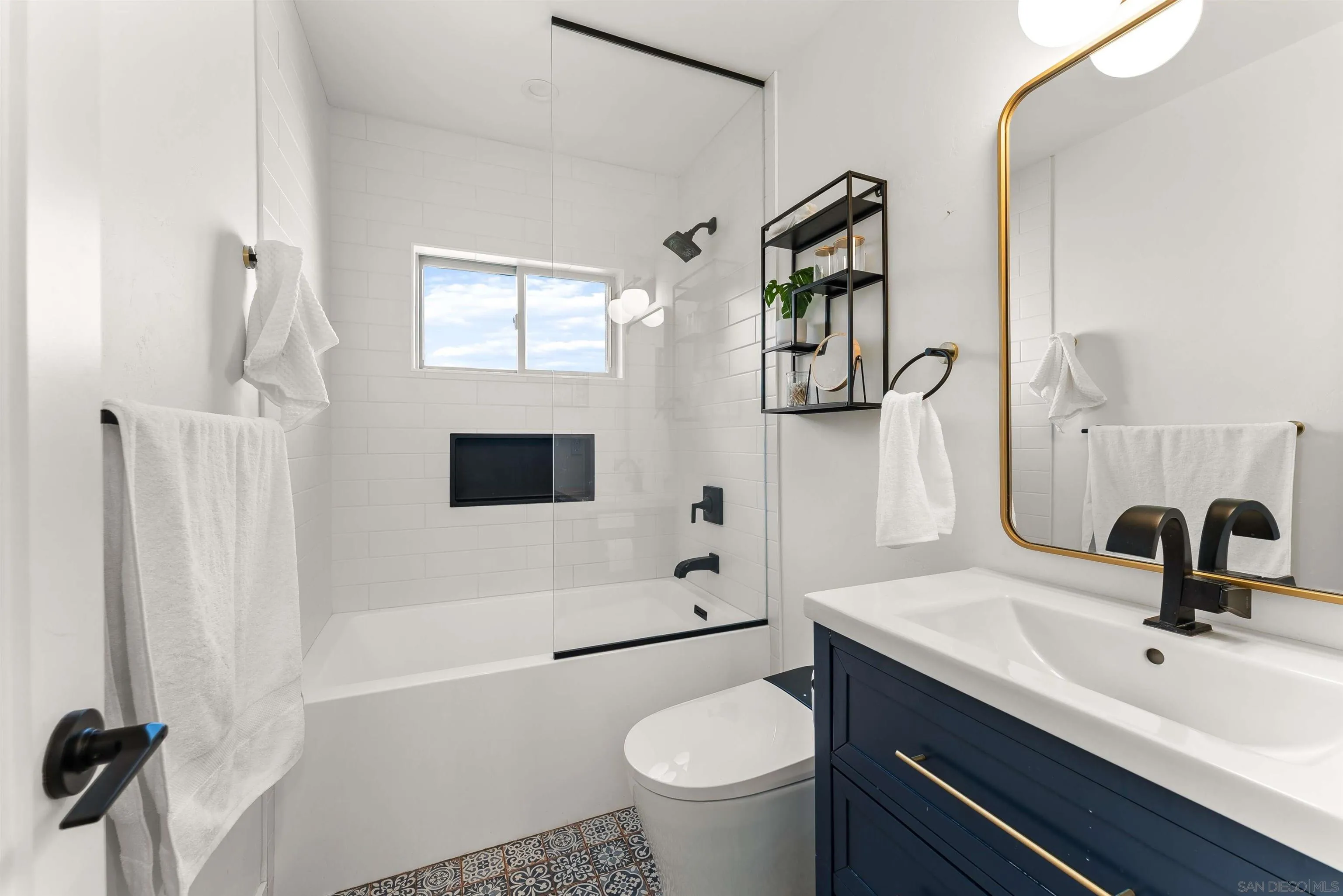 1154 Sapphire Street