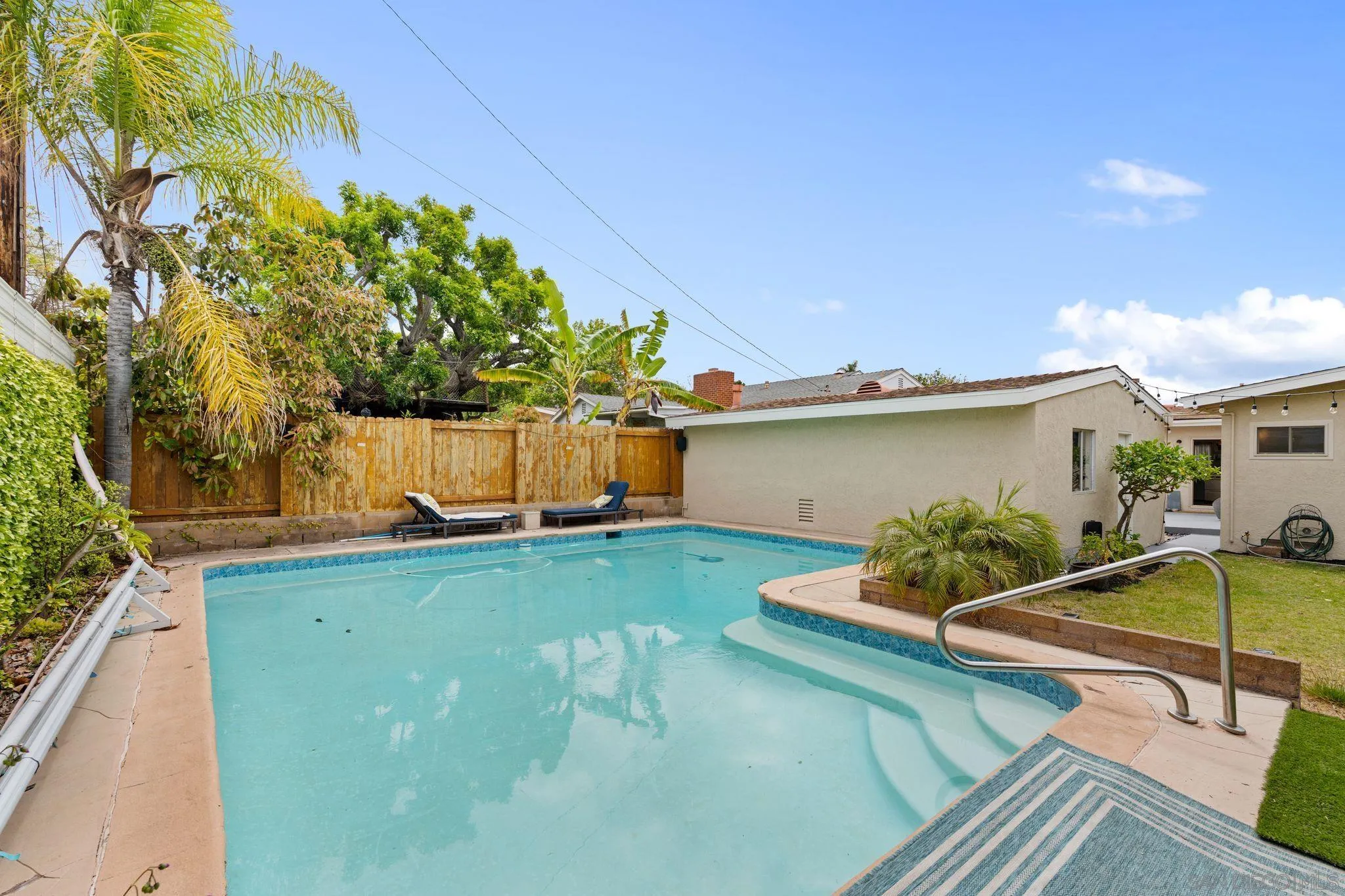 1154 Sapphire Street