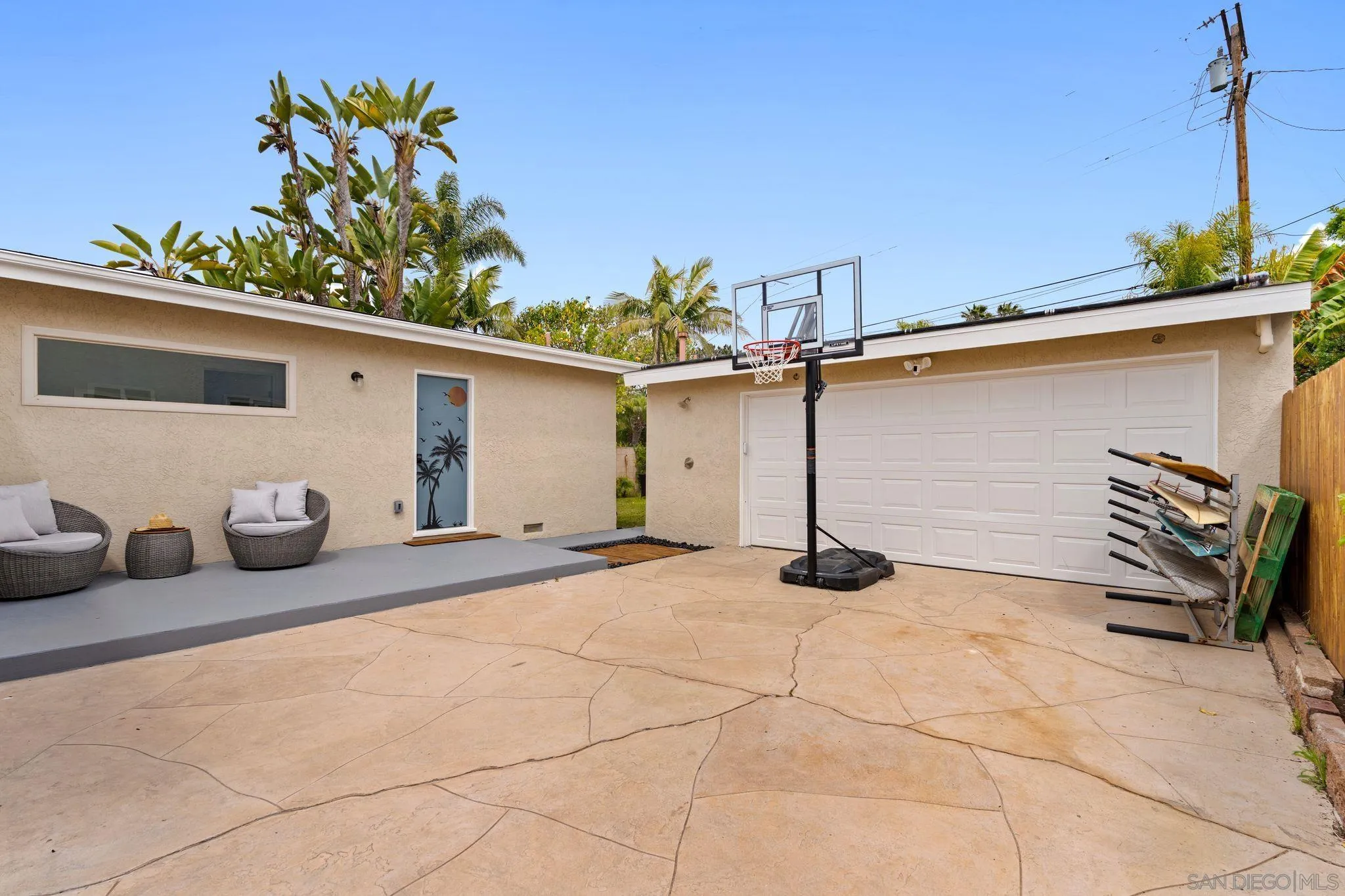 1154 Sapphire Street