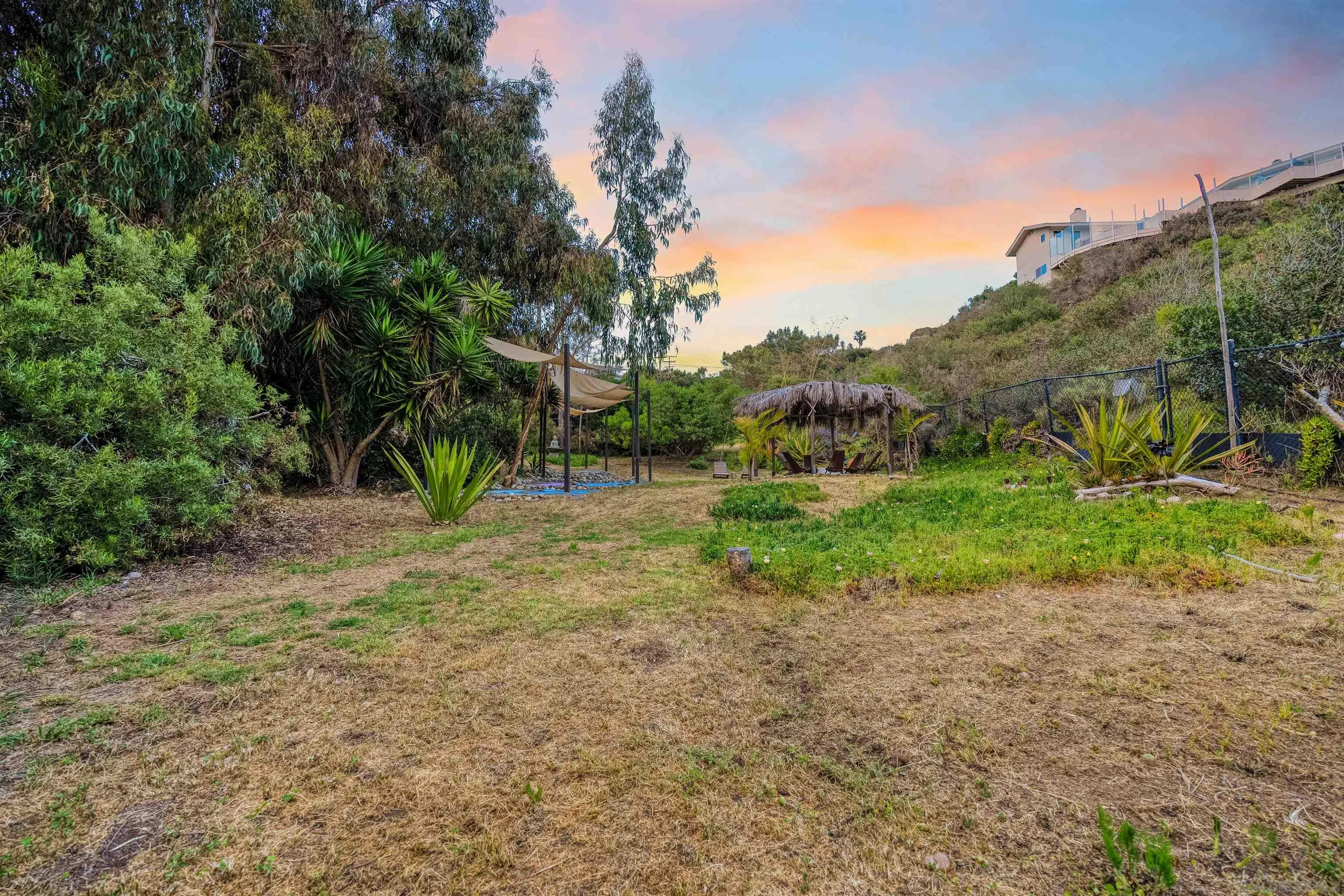5591 Linda Rosa Ave
