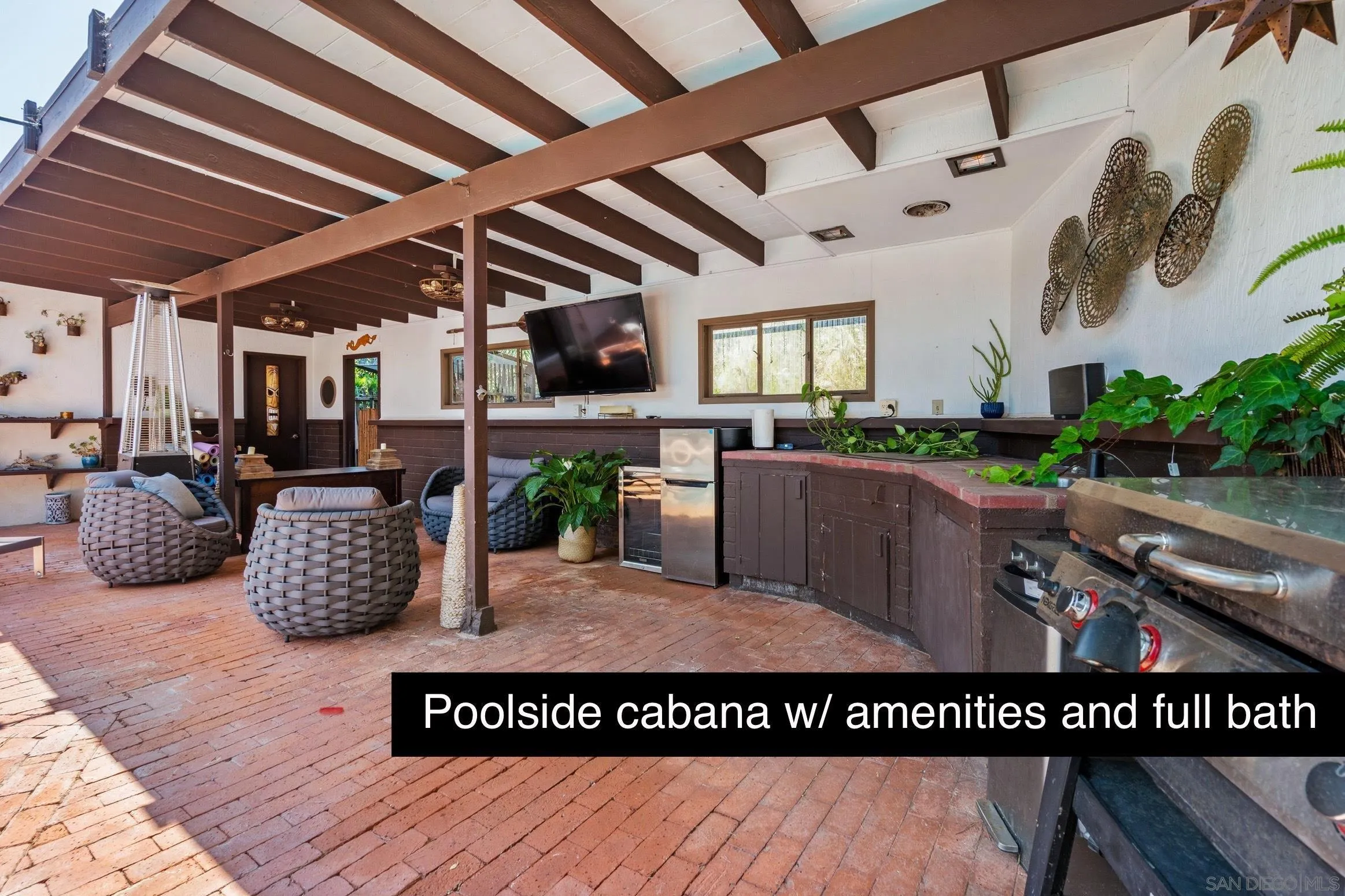 5591 Linda Rosa Ave