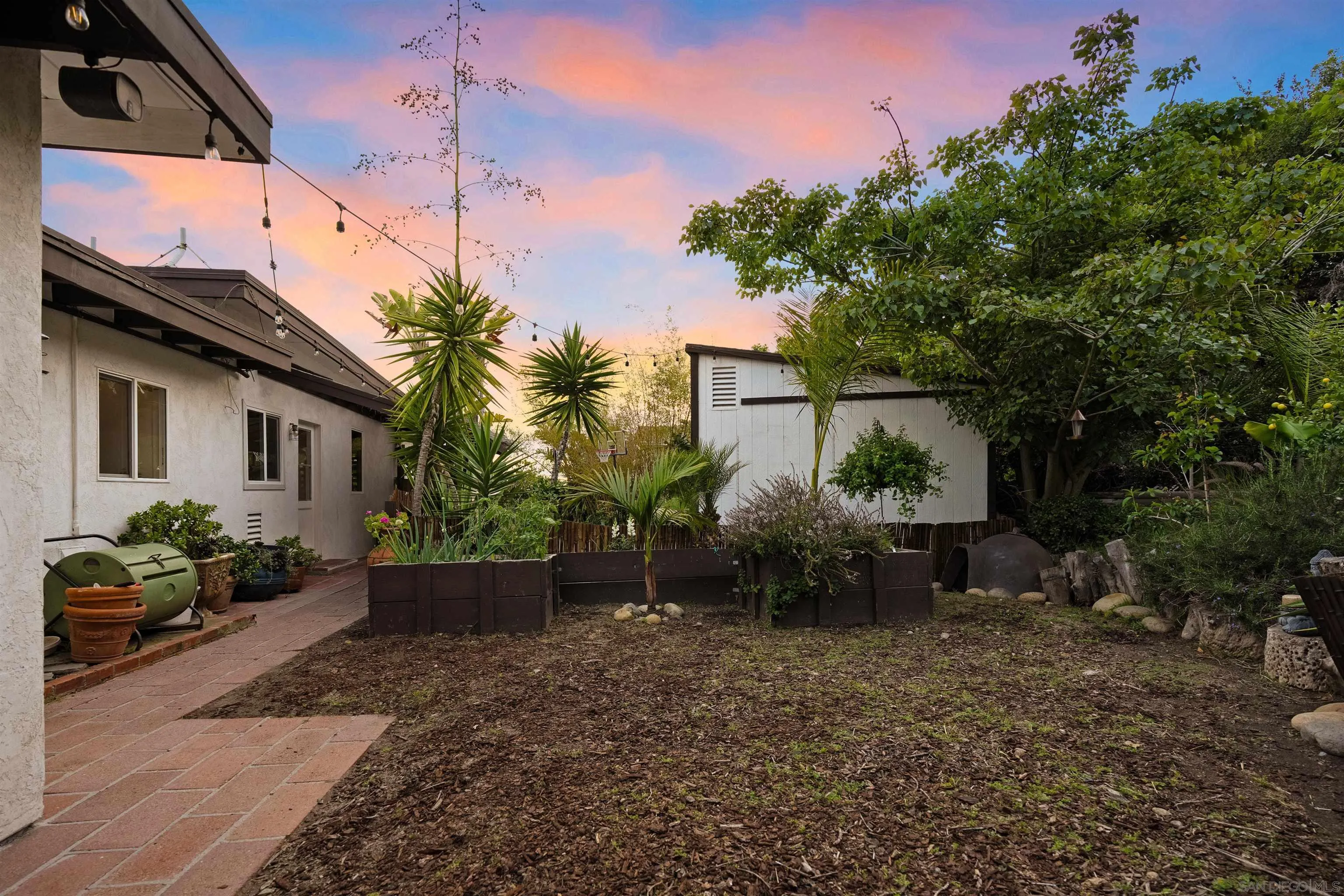 5591 Linda Rosa Ave