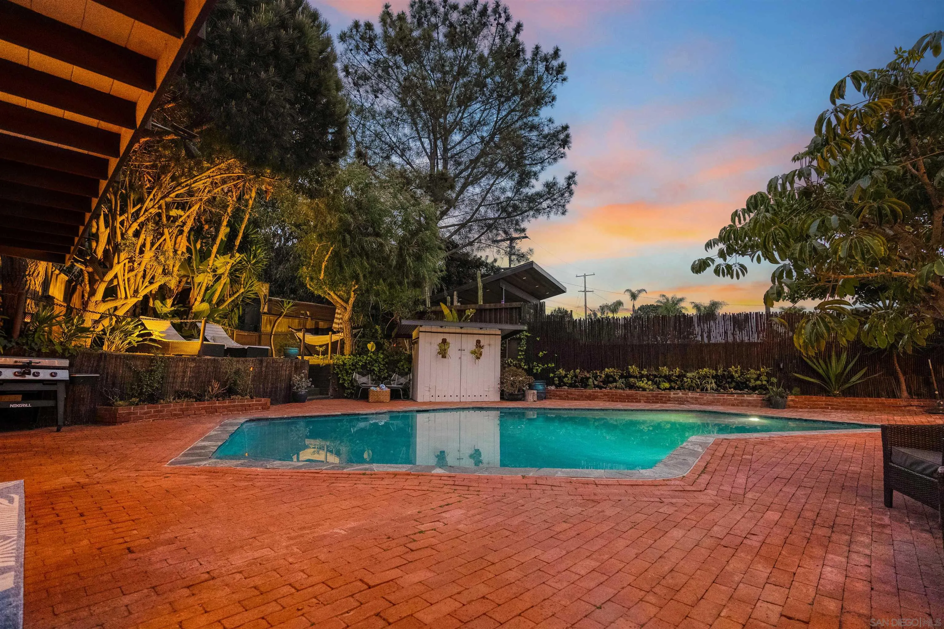 5591 Linda Rosa Ave