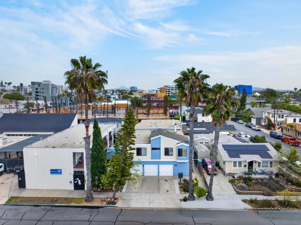 3811 Pershing