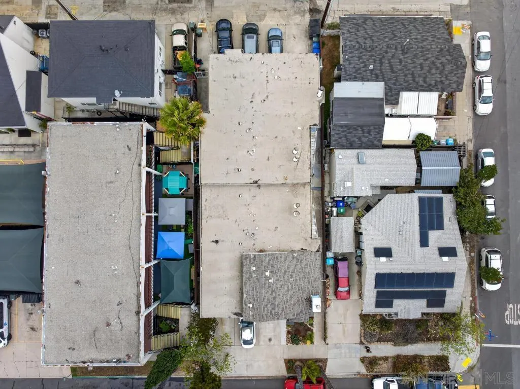 3811 Pershing