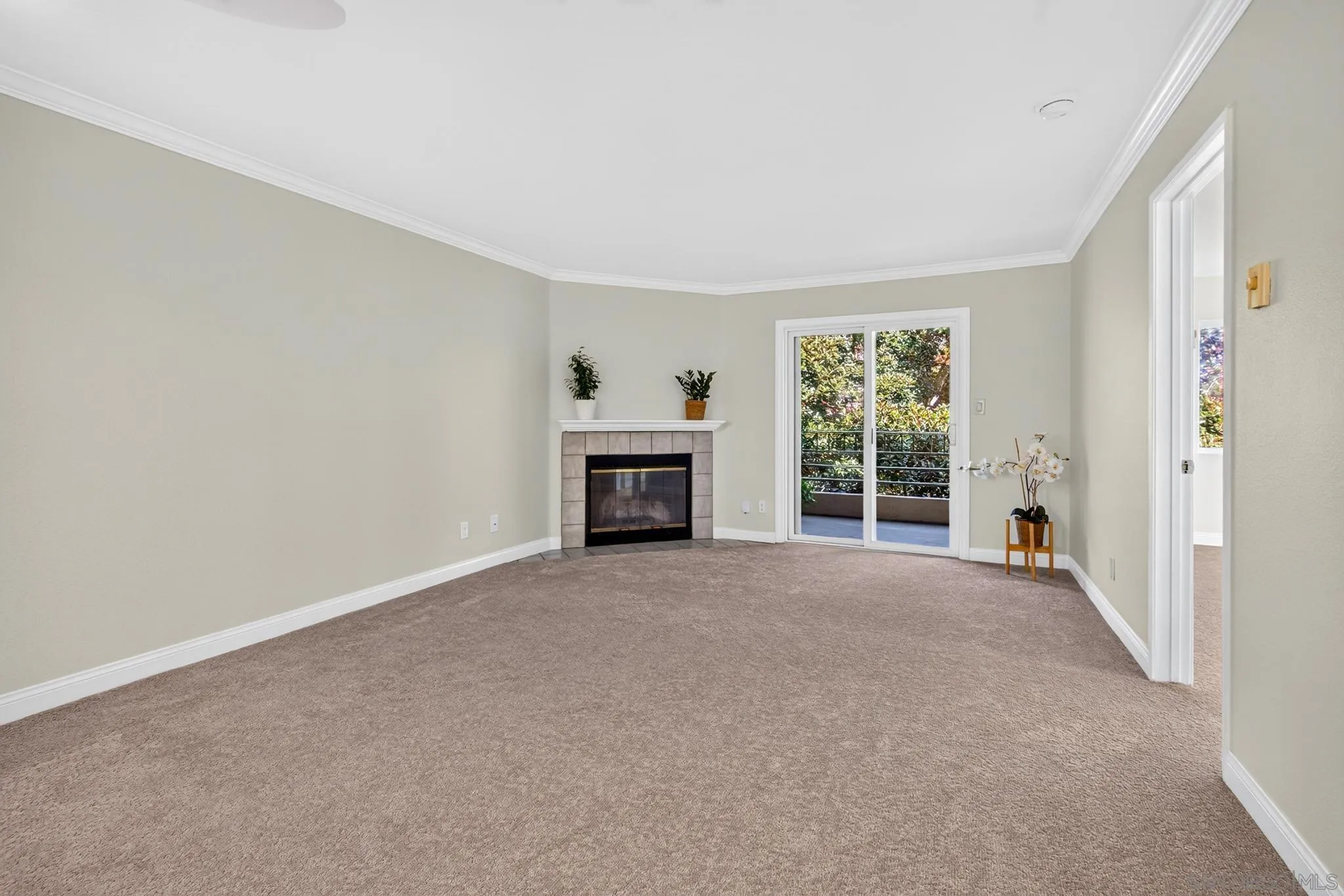 7405 Charmant Dr Unit 1902