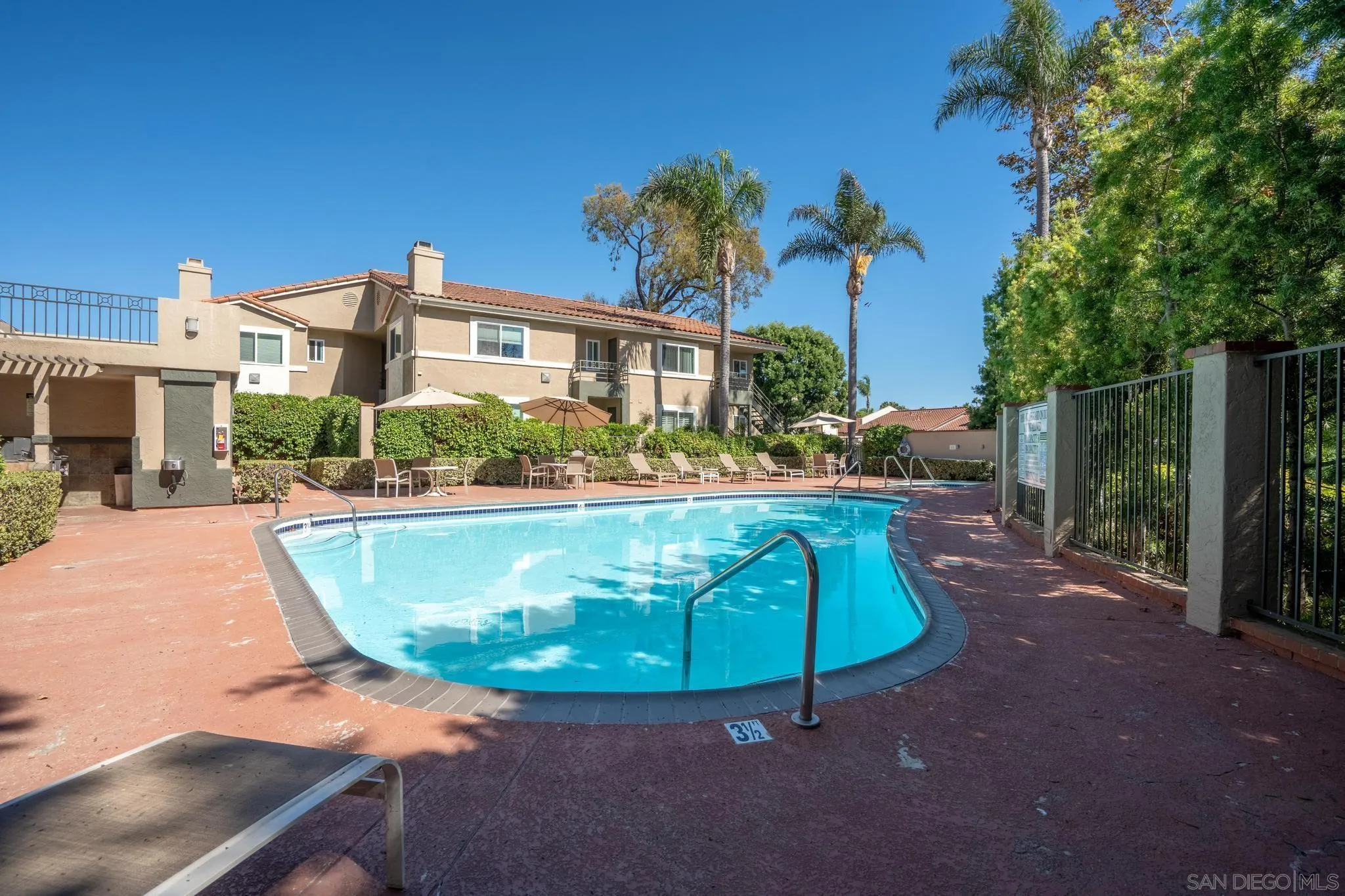 7405 Charmant Dr Unit 1902