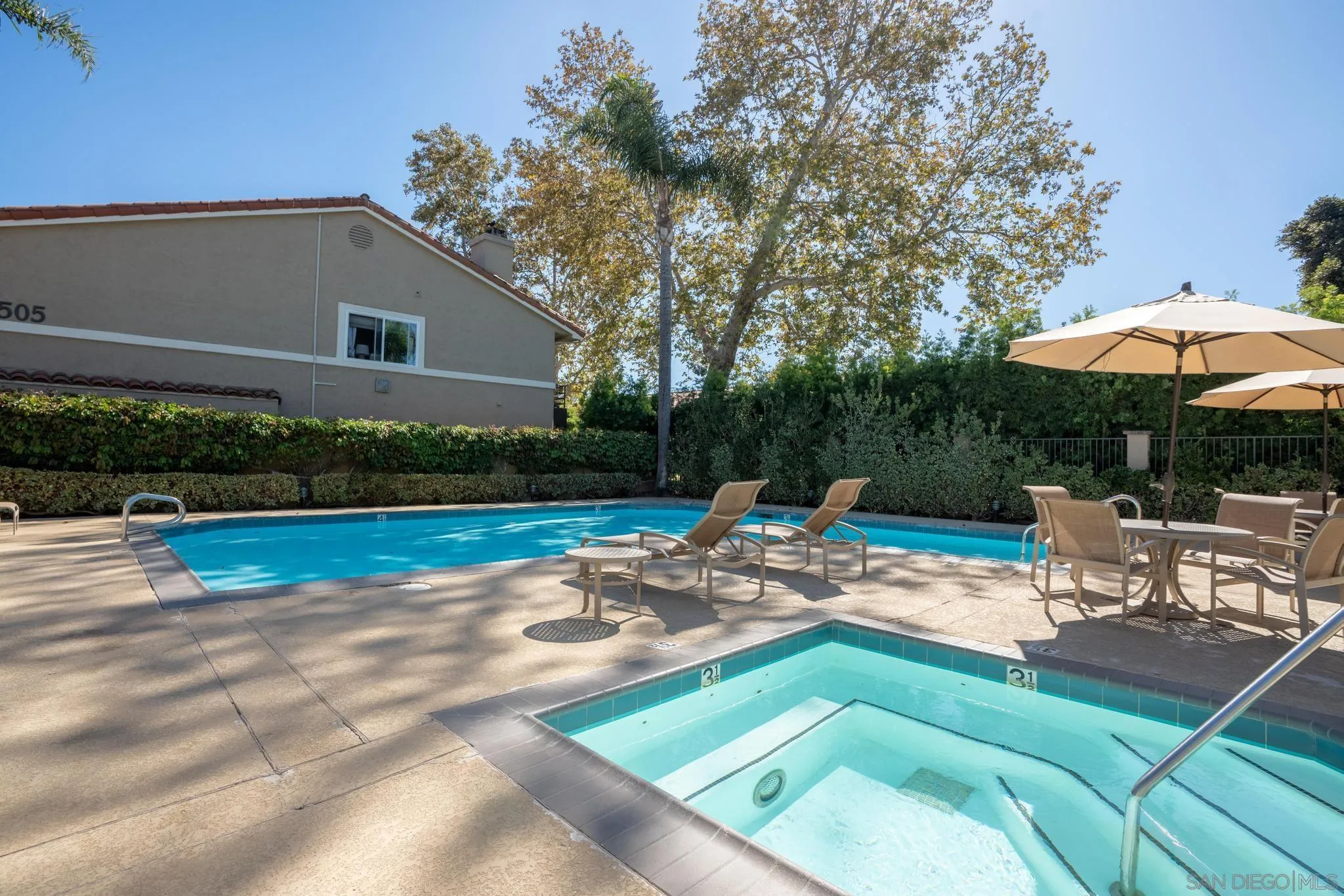 7405 Charmant Dr Unit 1902