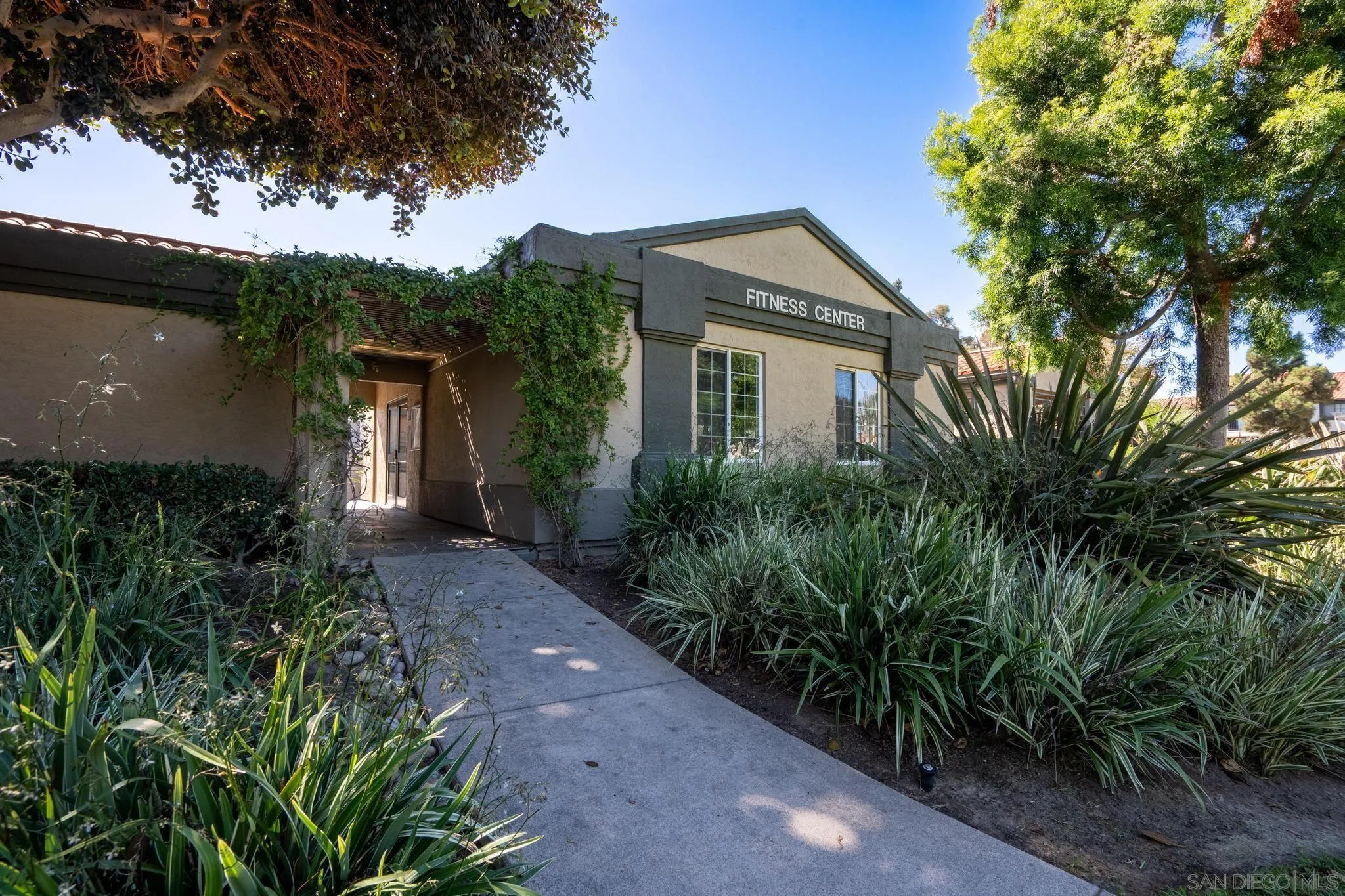 7405 Charmant Dr Unit 1902