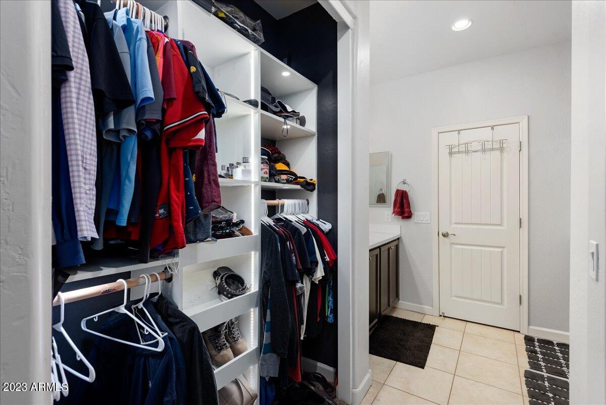 1367 S COUNTRY CLUB Drive, 1089