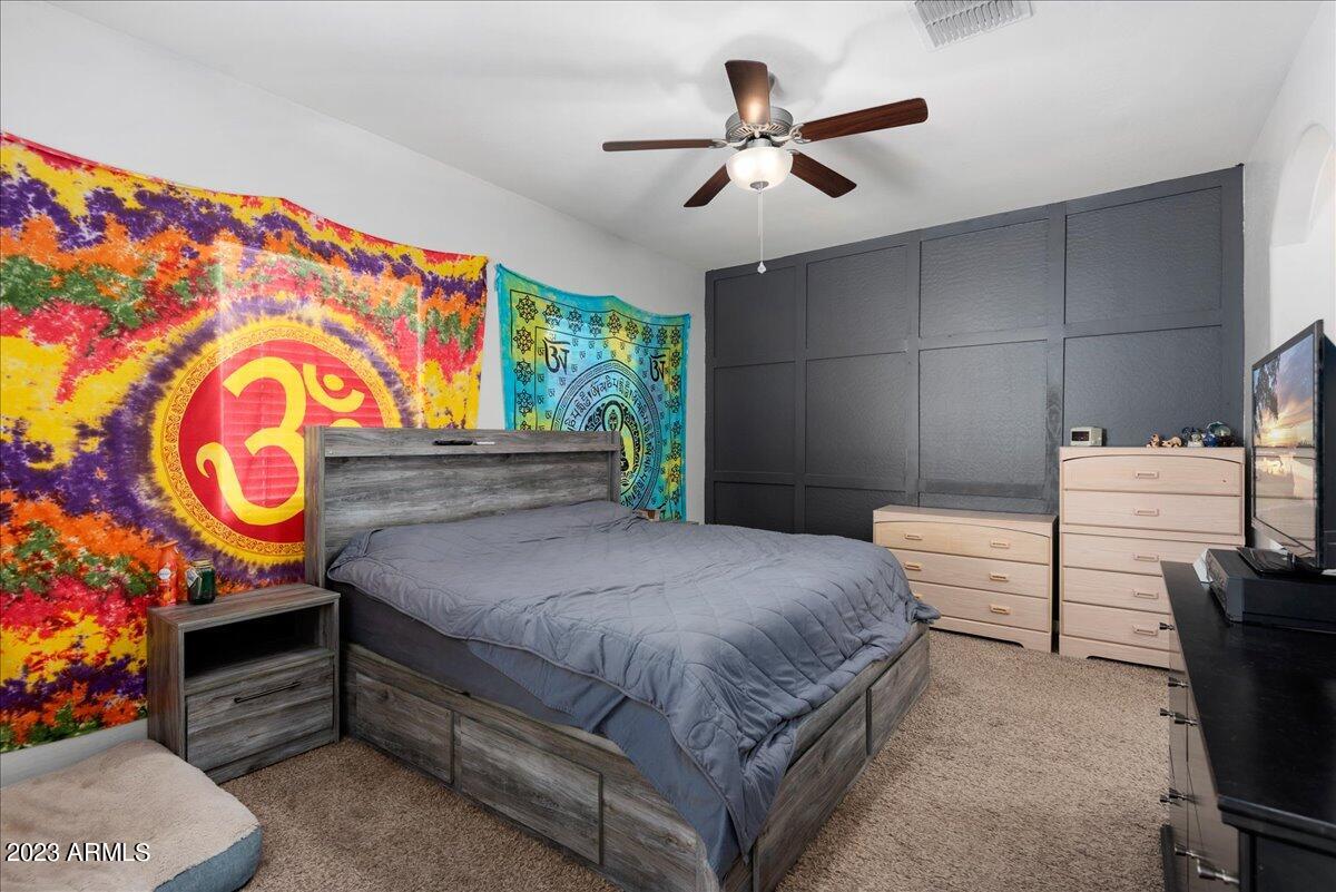 1367 S COUNTRY CLUB Drive, 1089