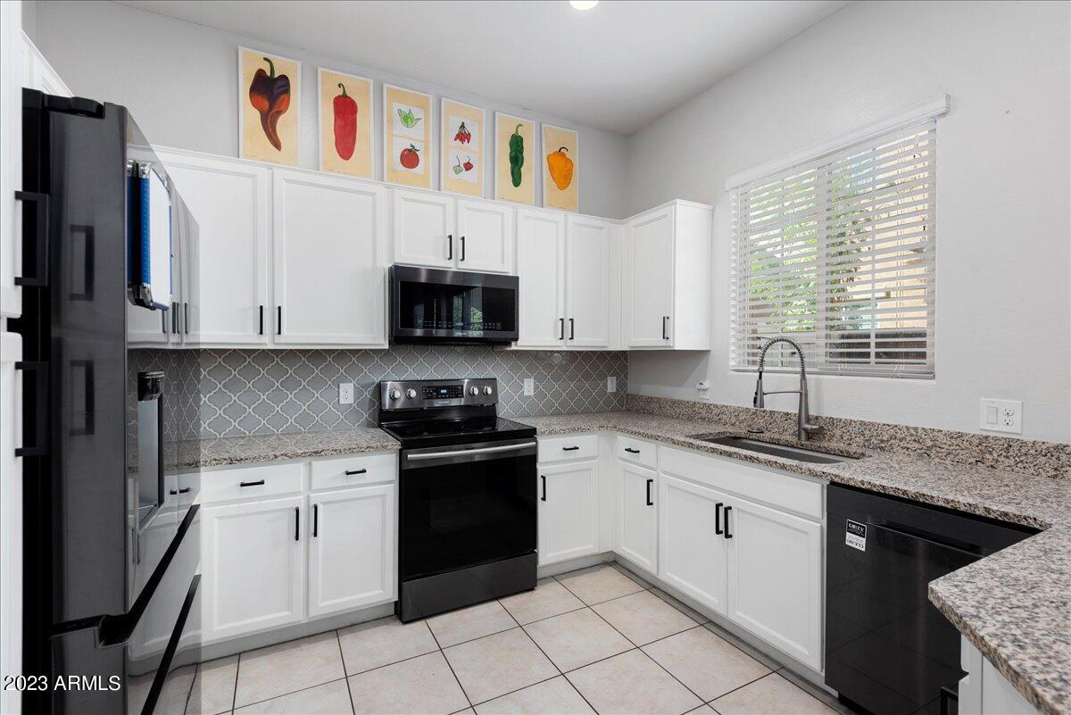 1367 S COUNTRY CLUB Drive, 1089