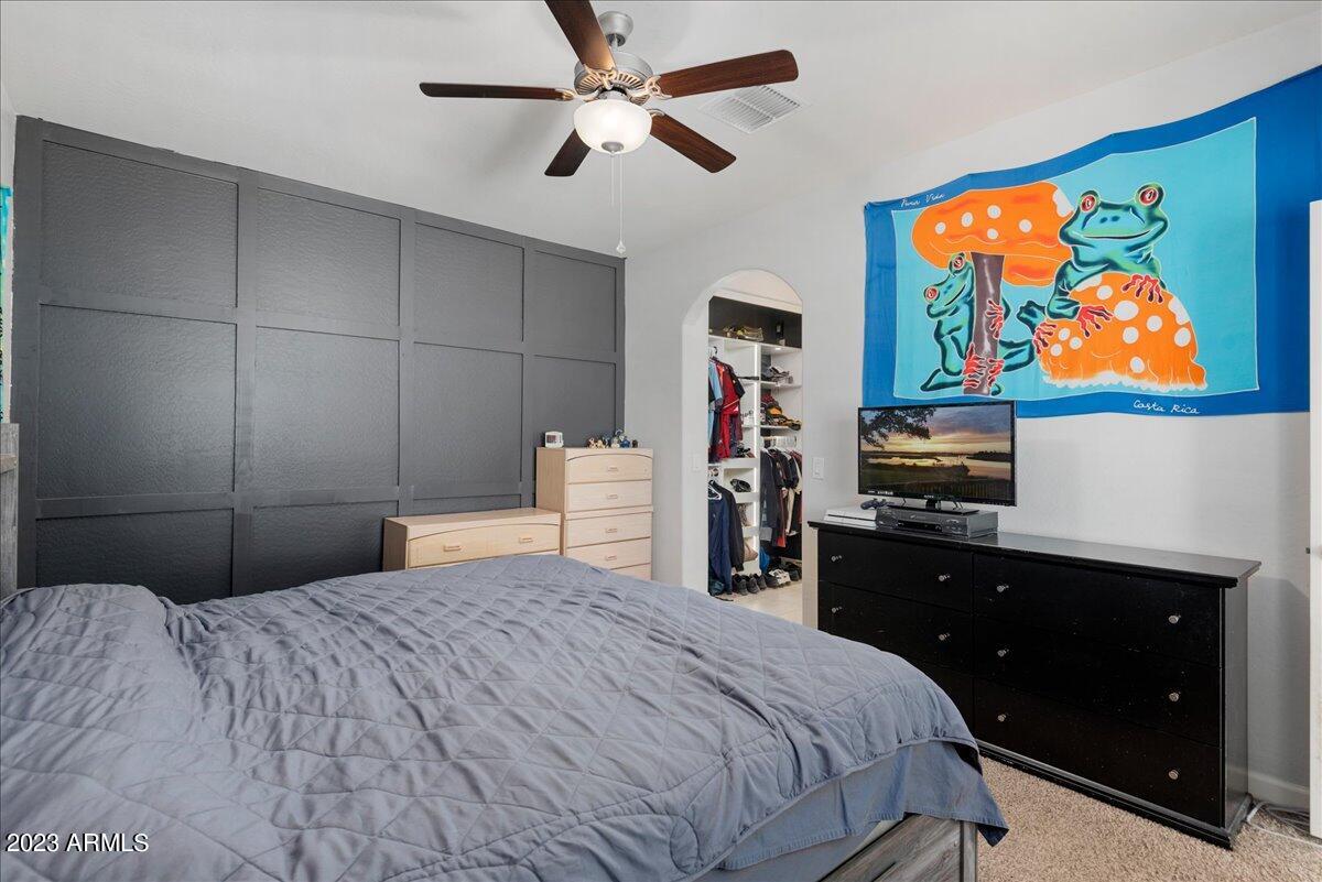 1367 S COUNTRY CLUB Drive, 1089