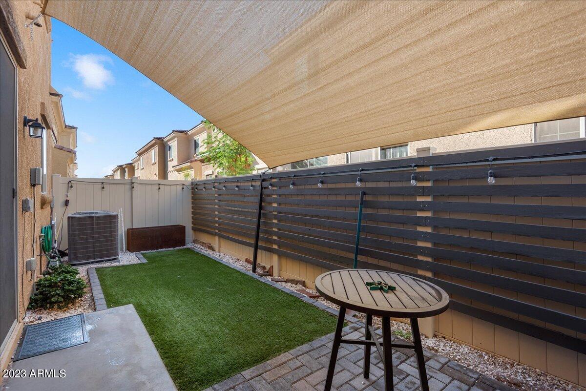 1367 S COUNTRY CLUB Drive, 1089
