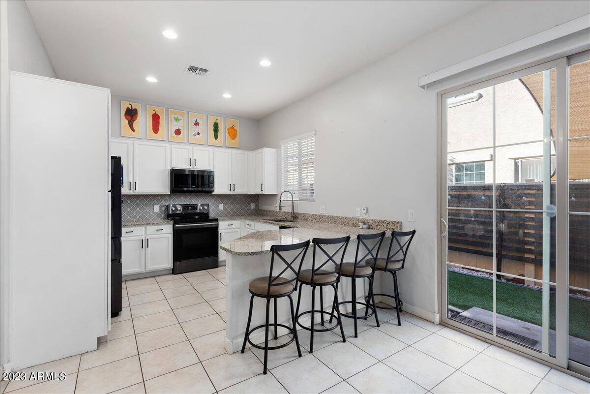 1367 S COUNTRY CLUB Drive, 1089