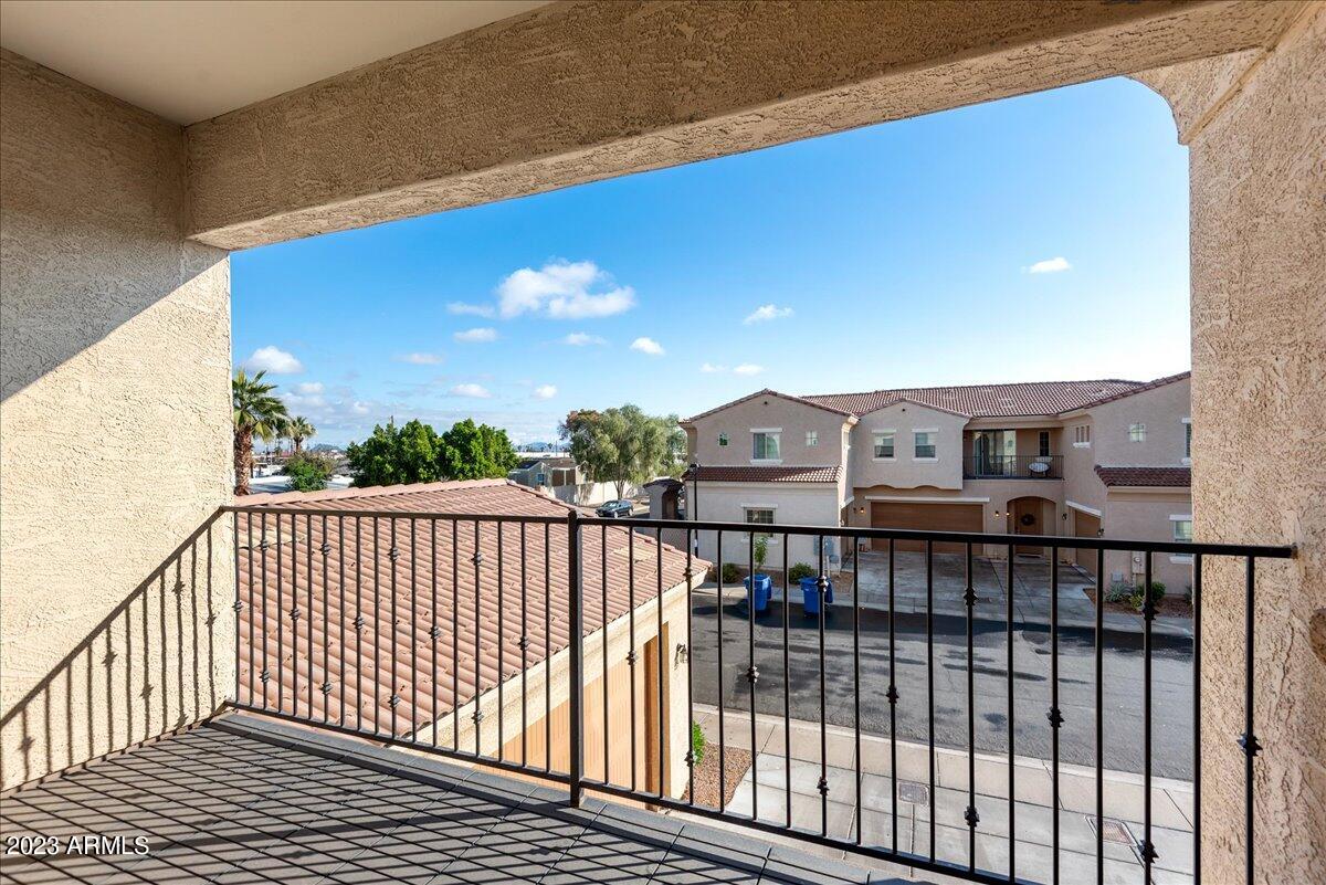1367 S COUNTRY CLUB Drive, 1089