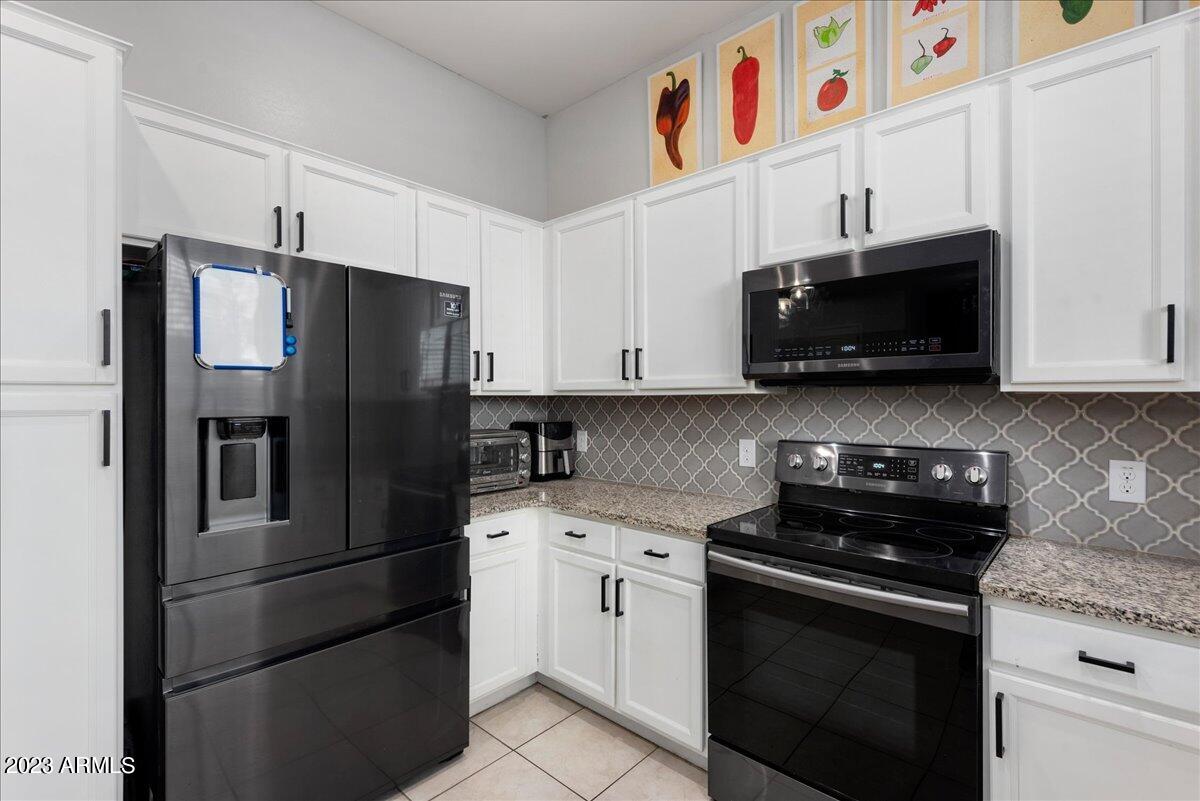 1367 S COUNTRY CLUB Drive, 1089