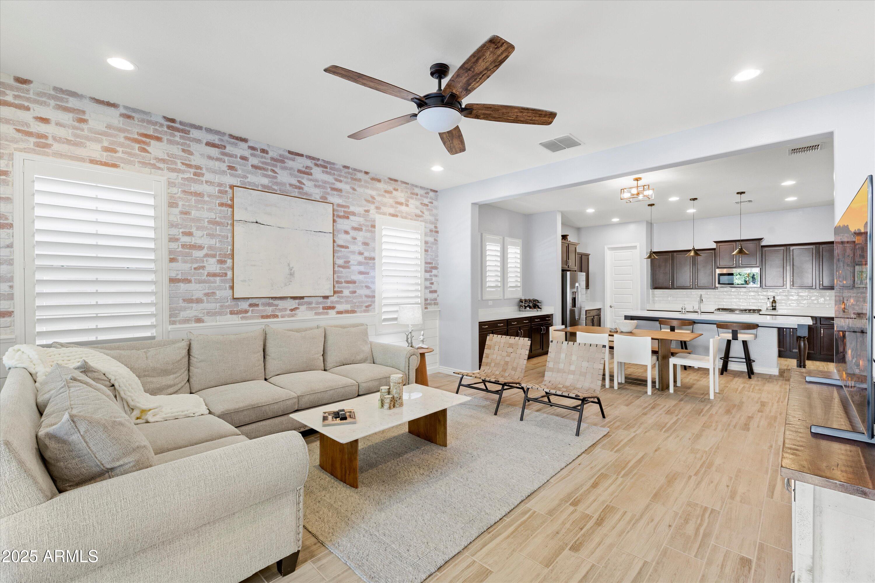 4622 E CASITAS DEL RIO Drive
