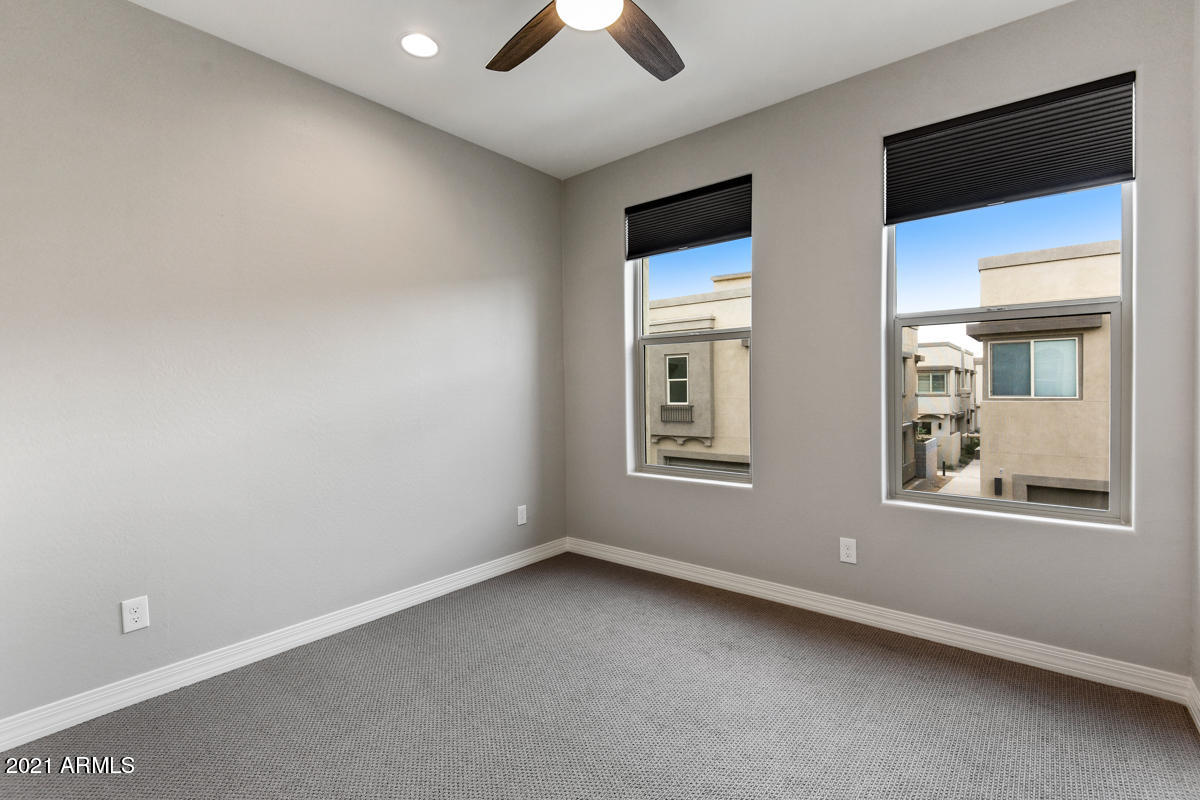 7440 E VIA DE LUNA Drive